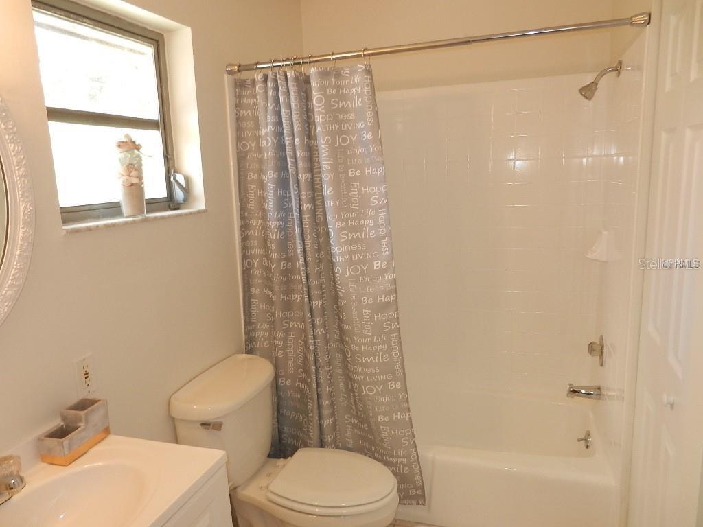 FAIRWAY OAKS - Residential Lease