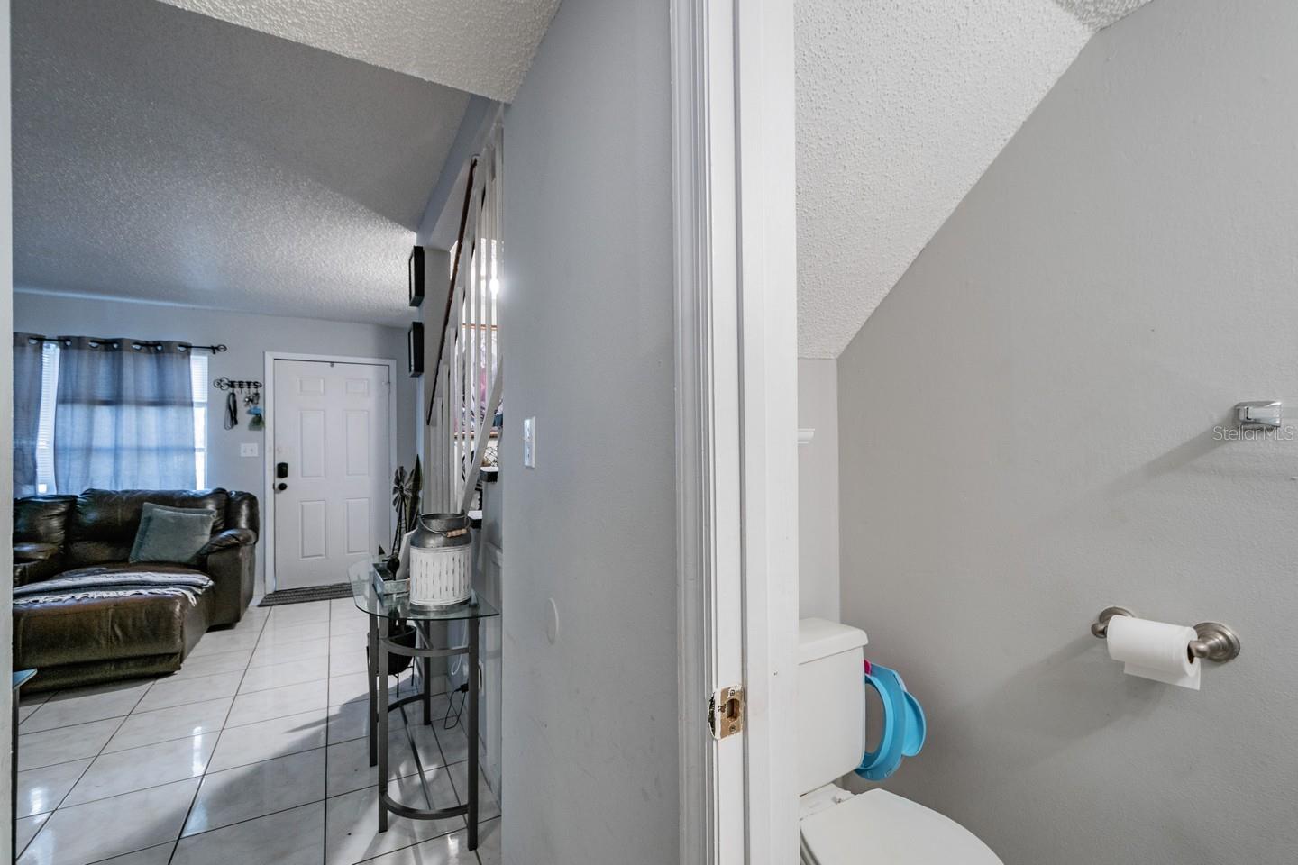 FAIRWAY OAKS - Residential Lease