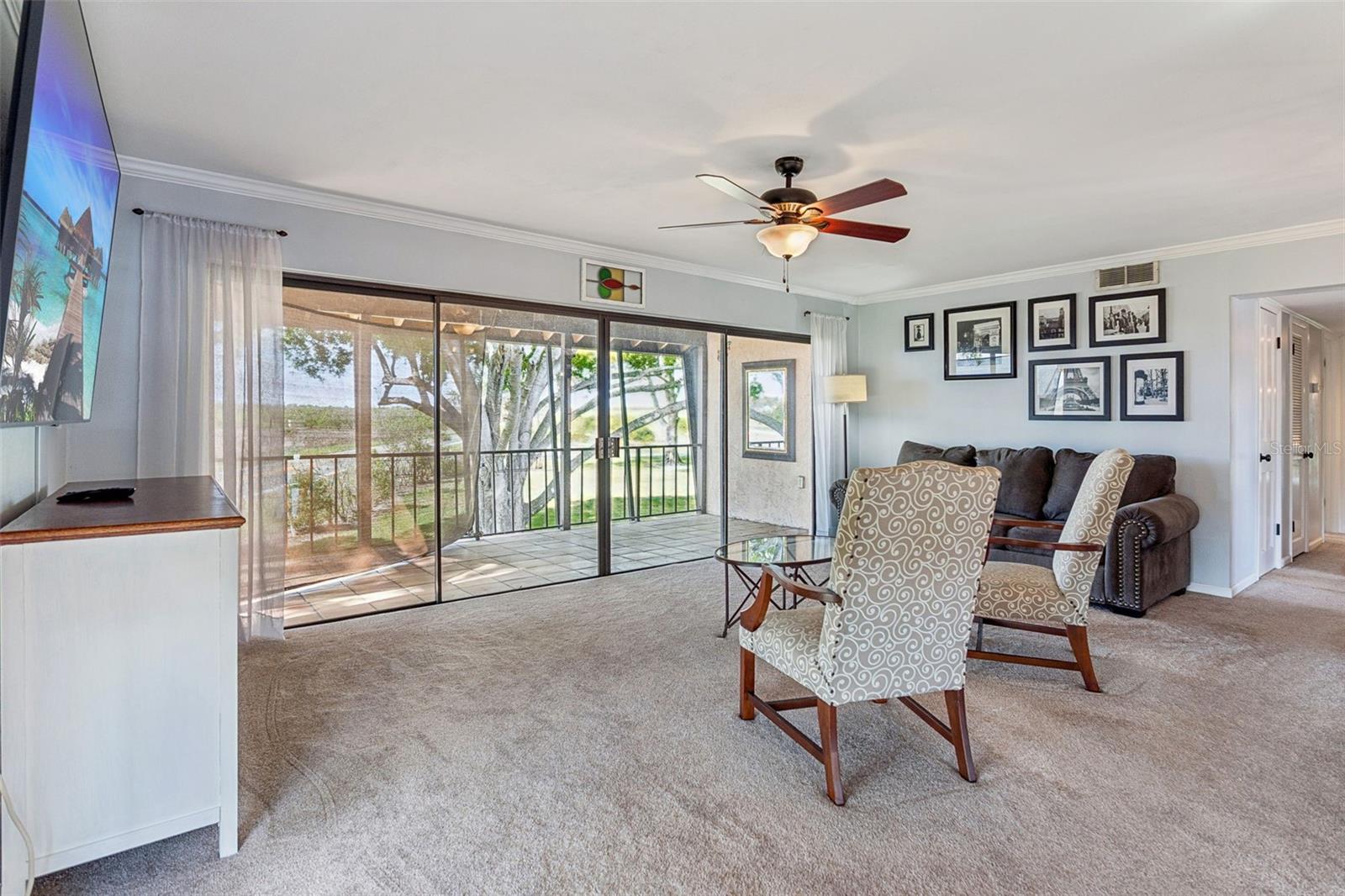 LA CASA CONDO - Residential