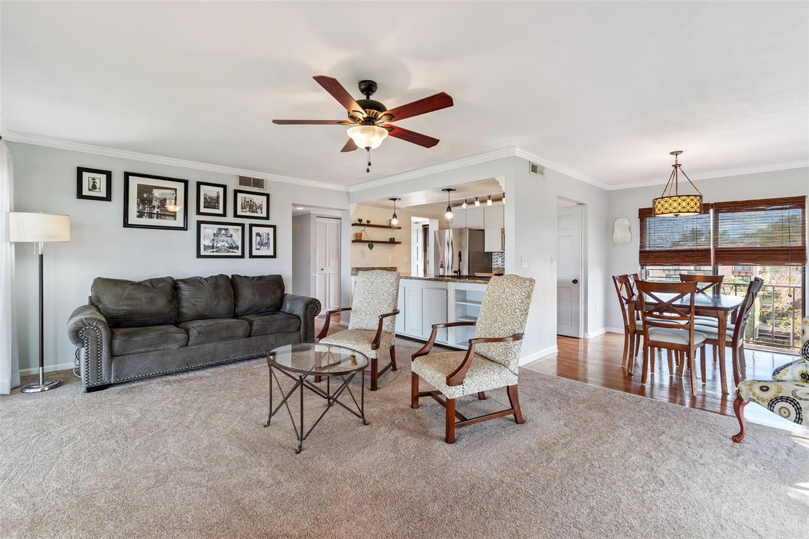 LA CASA CONDO - Residential