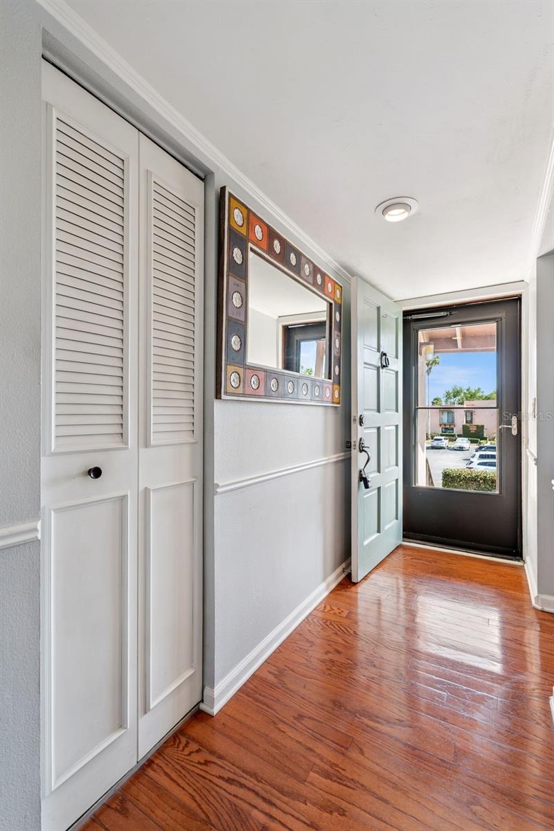 LA CASA CONDO - Residential