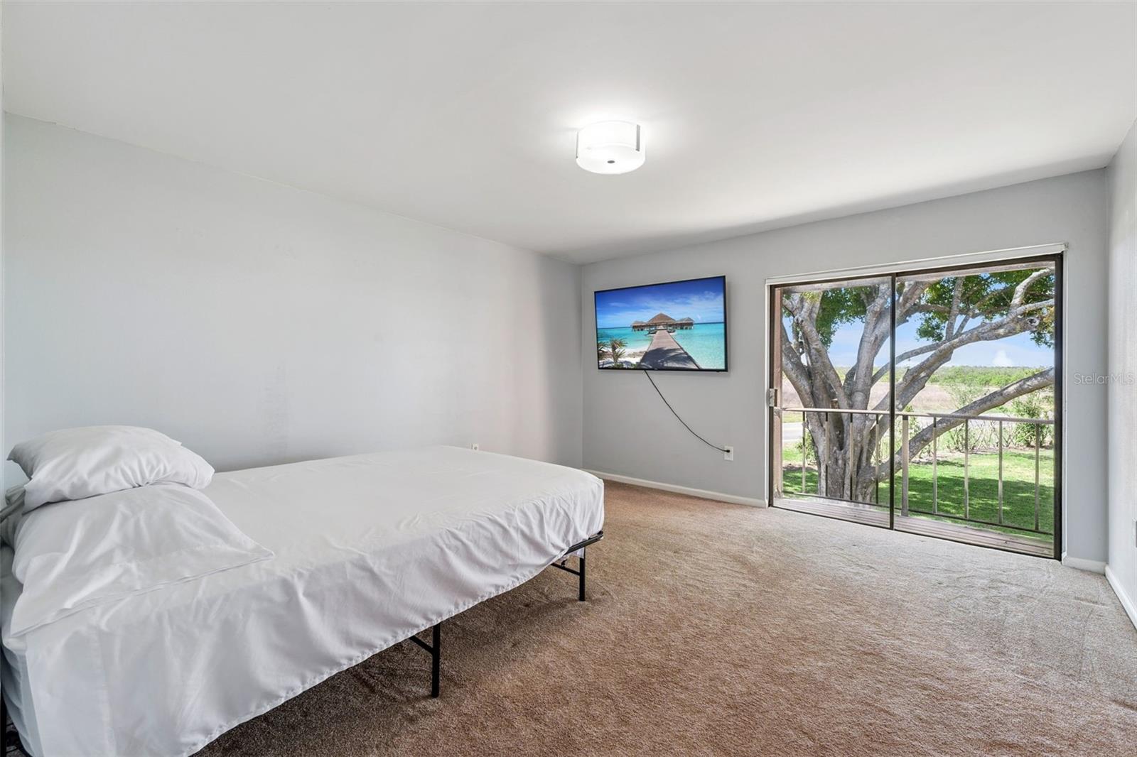 LA CASA CONDO - Residential