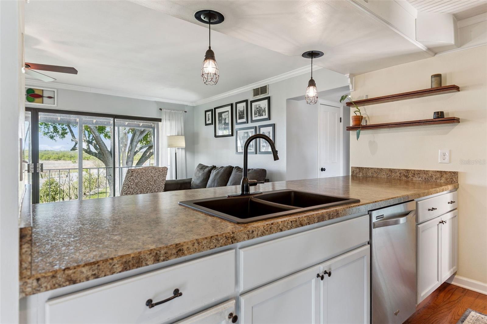 LA CASA CONDO - Residential