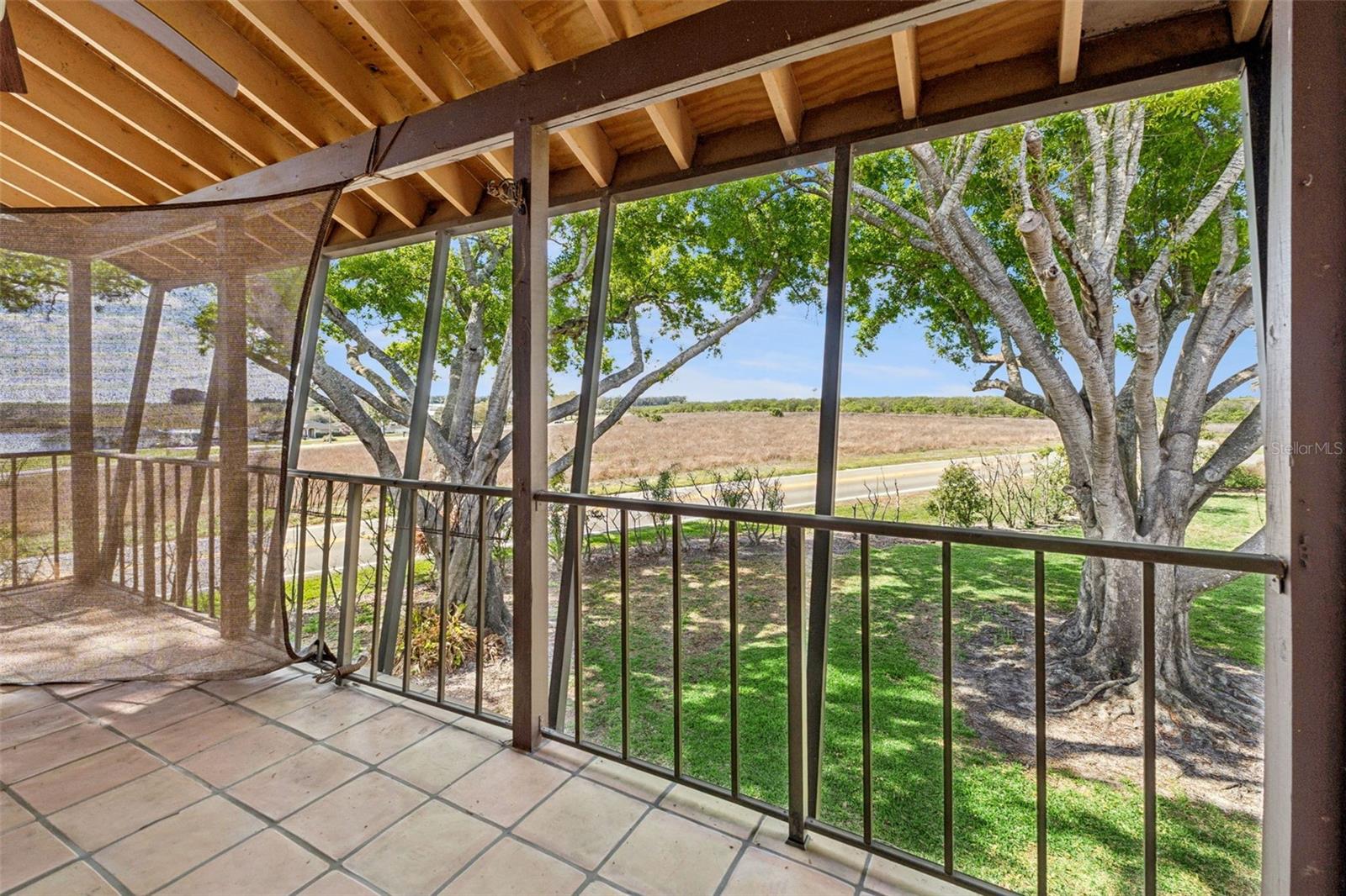 LA CASA CONDO - Residential