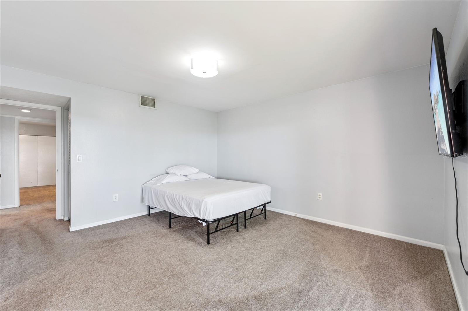 LA CASA CONDO - Residential