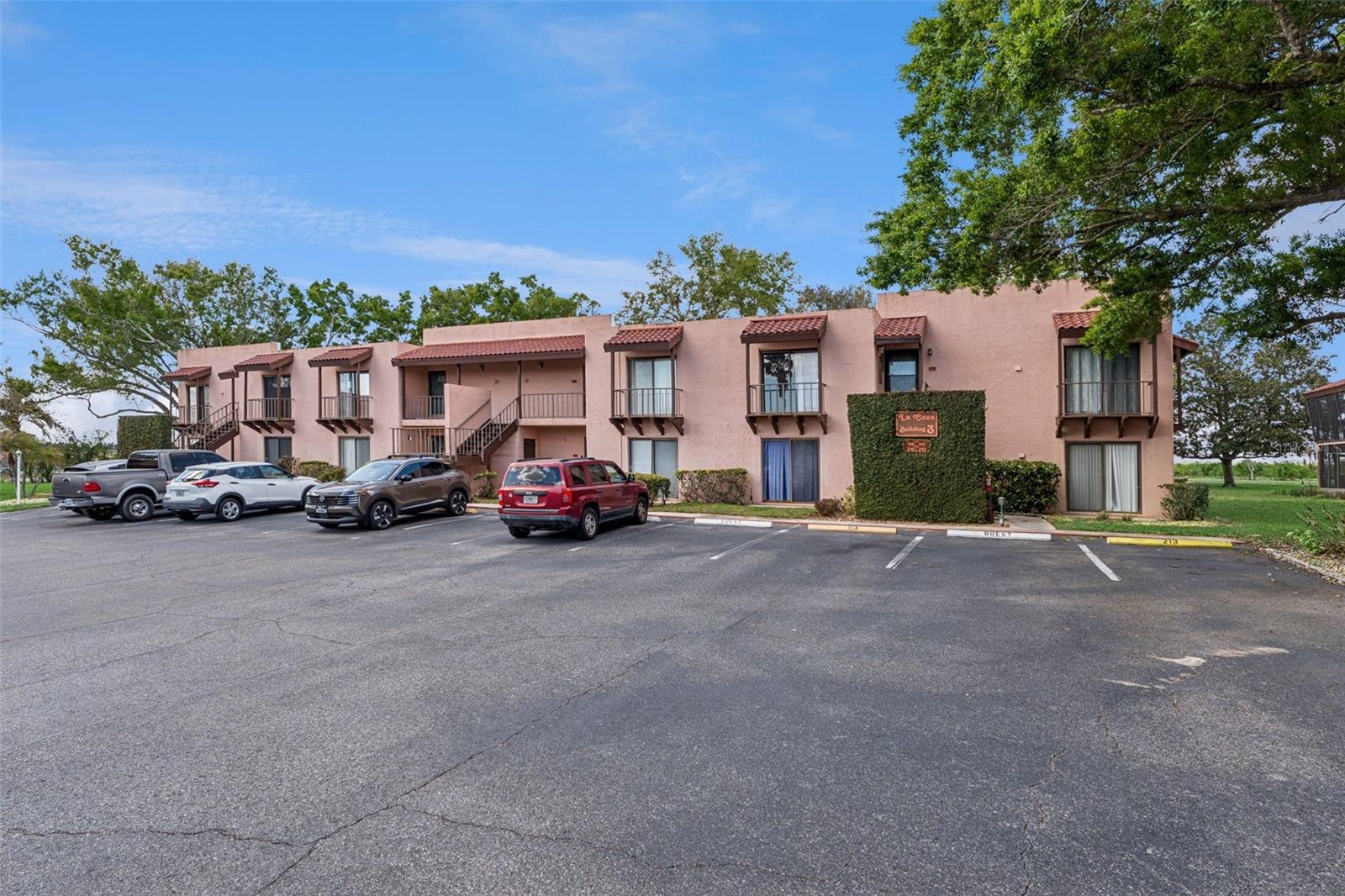 LA CASA CONDO - Residential