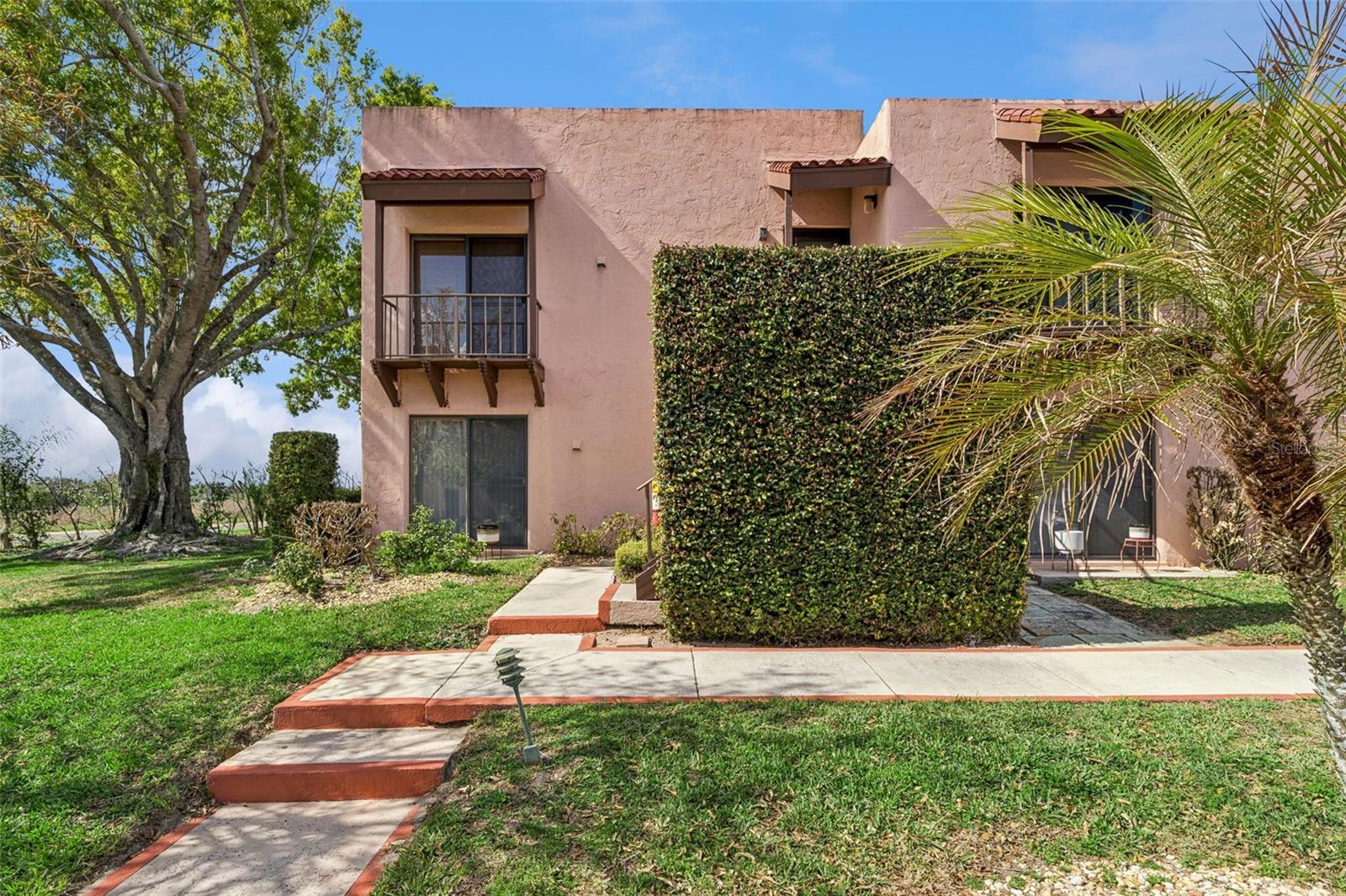 LA CASA CONDO - Residential