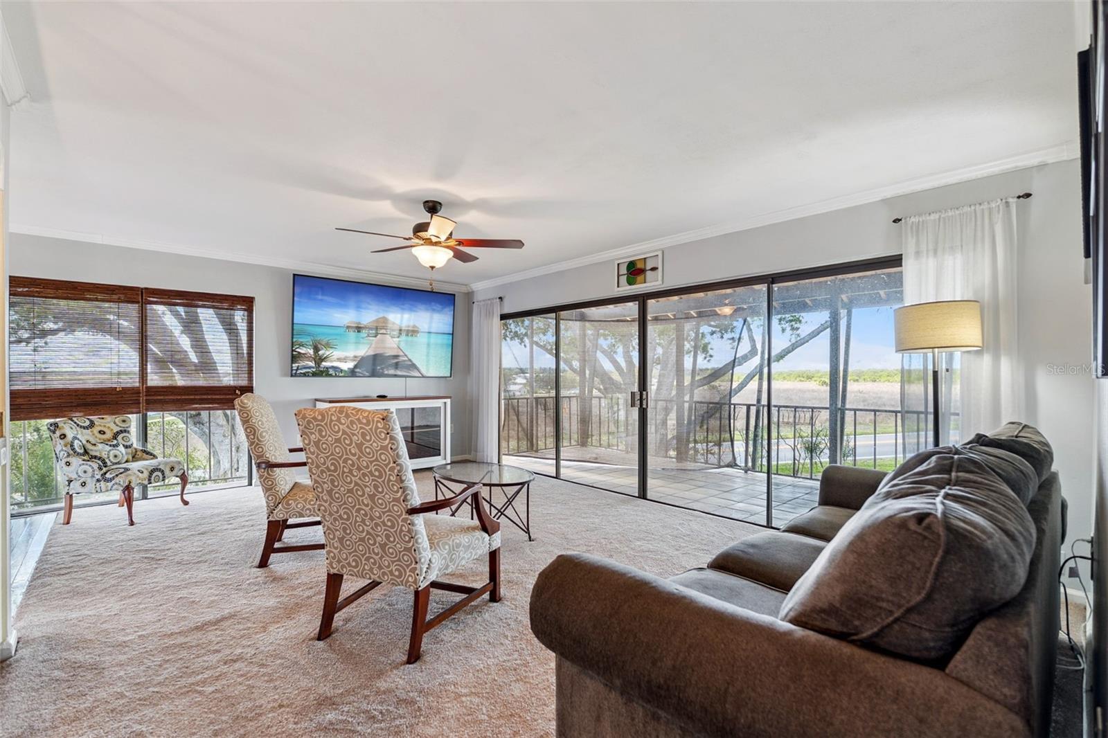 LA CASA CONDO - Residential