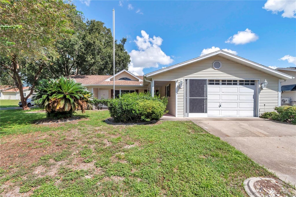 Photo of 8695 SW 116th Street Road, Ocala, FL 34481 (MLS # OM732483)