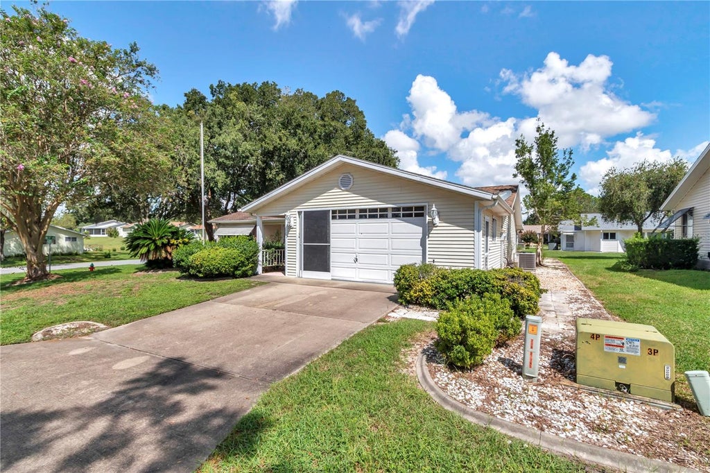 Photo of 8695 SW 116th Street Road, Ocala, FL 34481 (MLS # OM732483)