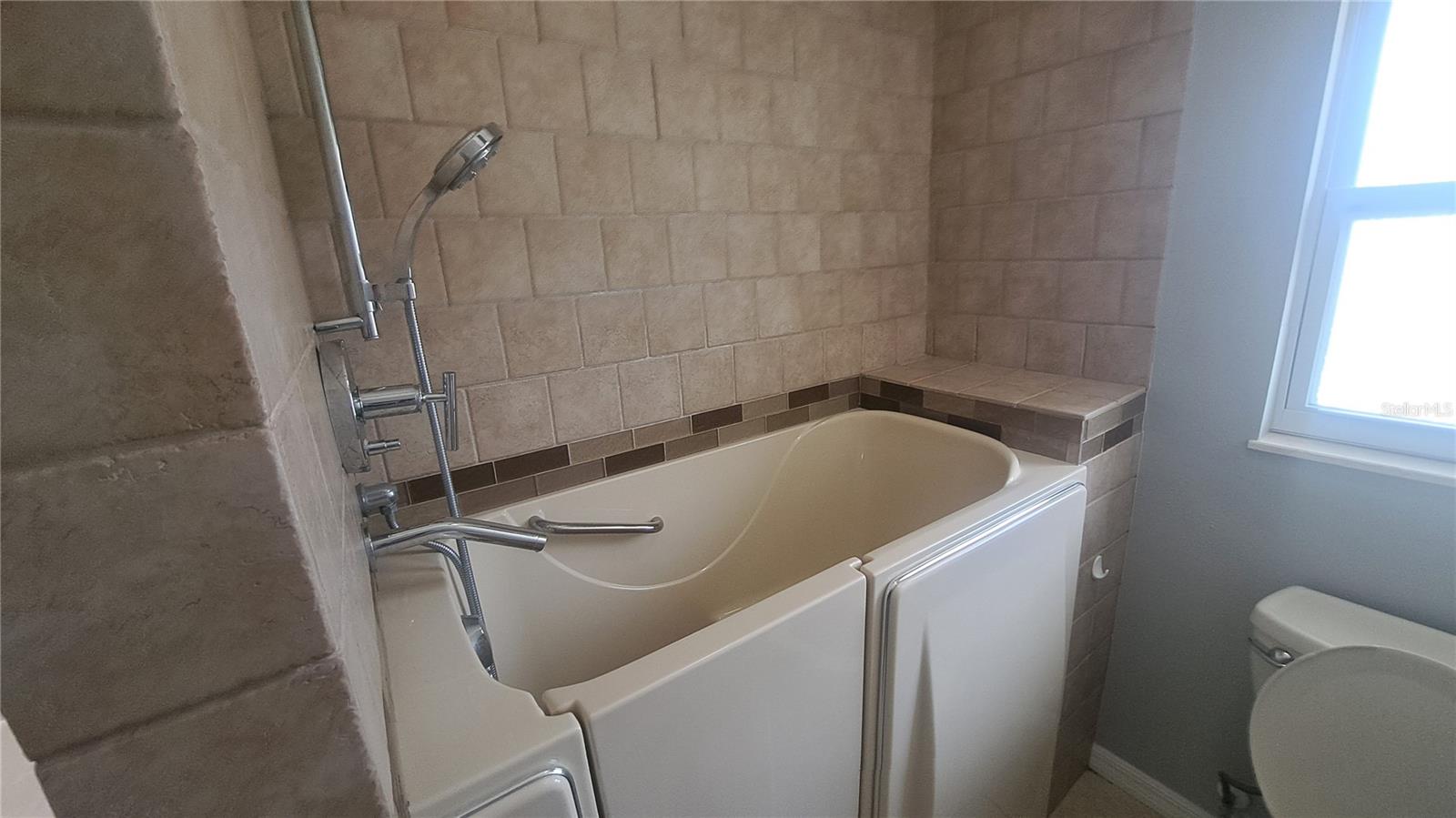 FLORENCE HEIGHTS - Residential Lease