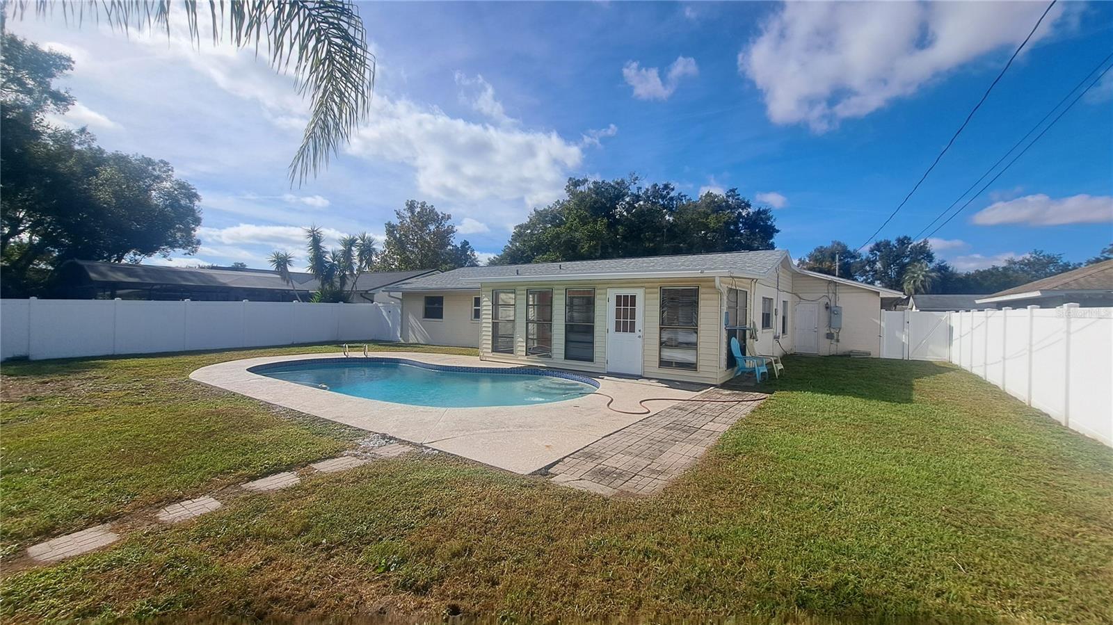 FLORENCE HEIGHTS - Residential Lease