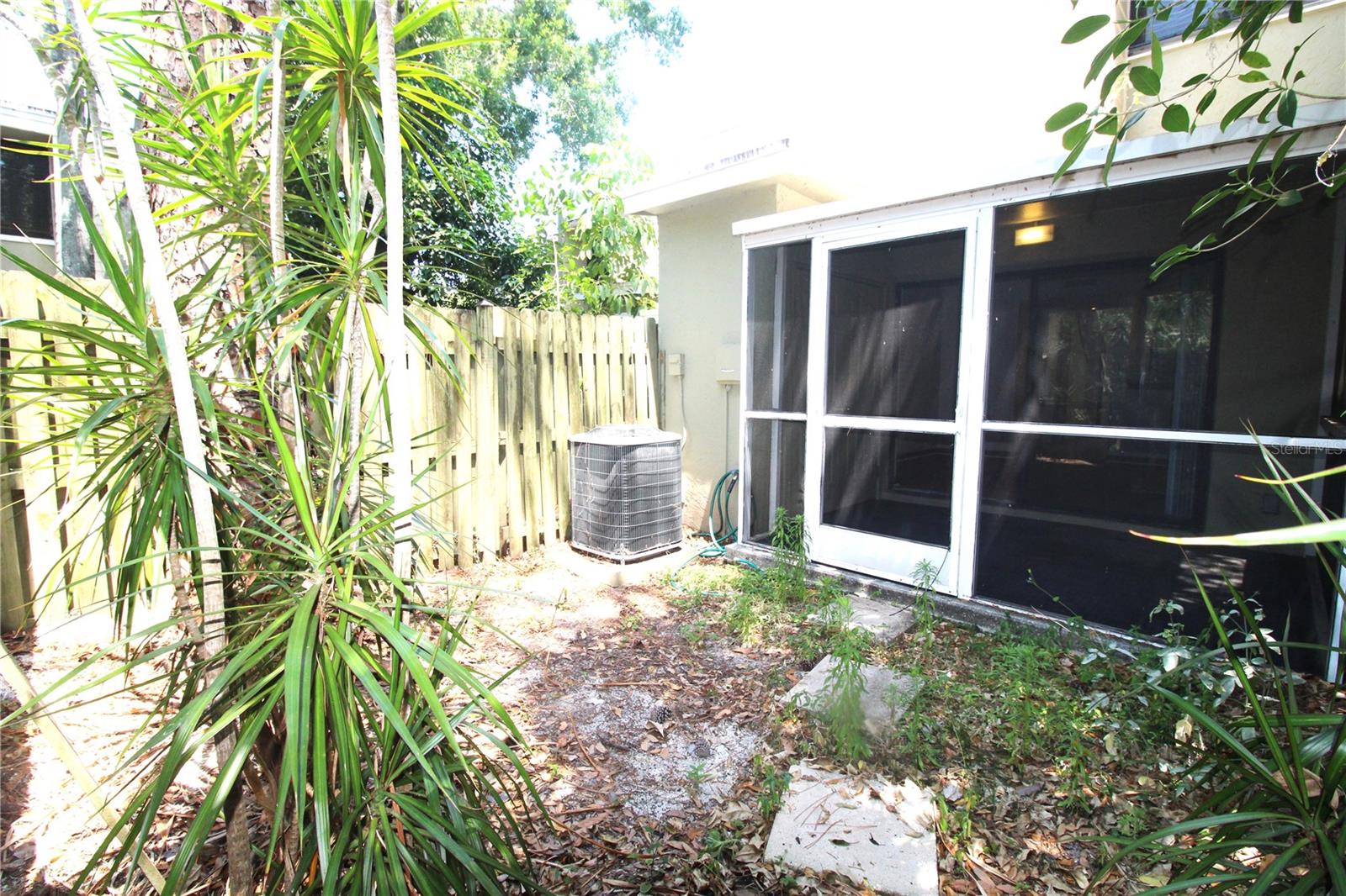 GRAND OAKS - Residential Lease