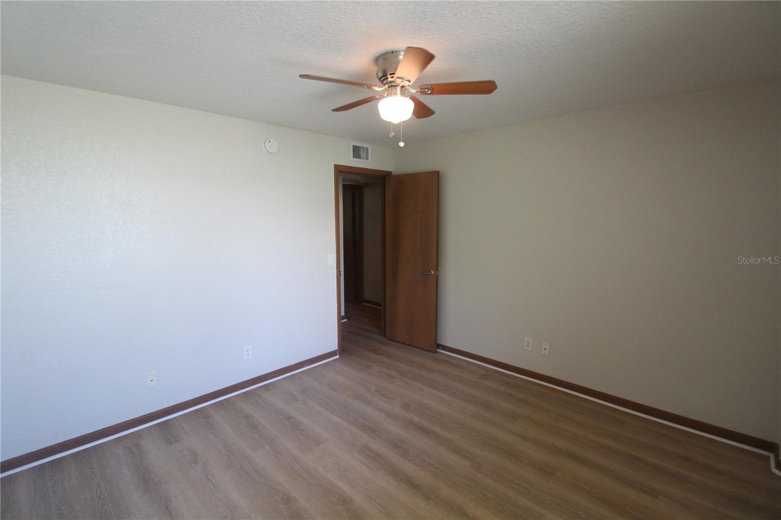 GRAND OAKS - Residential Lease