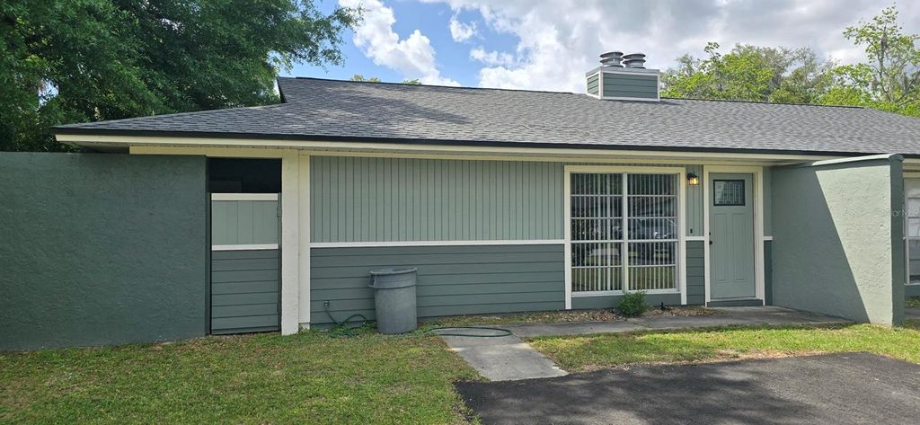Photo of 4050 SE 22nd Avenue #A, Ocala, FL 34480 (MLS # OM722140)
