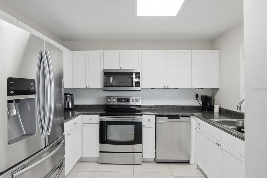 Photo of 3783 Pompano Dr #B, St Petersburg, FL 33705 (MLS # TB8467347)