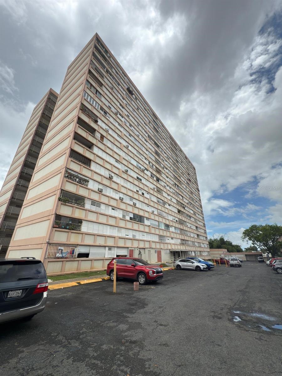 CONDOMINIO MADRID PLAZA - Residential Lease