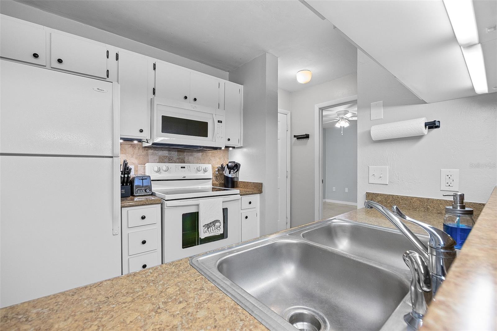 COUNTRYSIDE UNIVERSITY - Residential