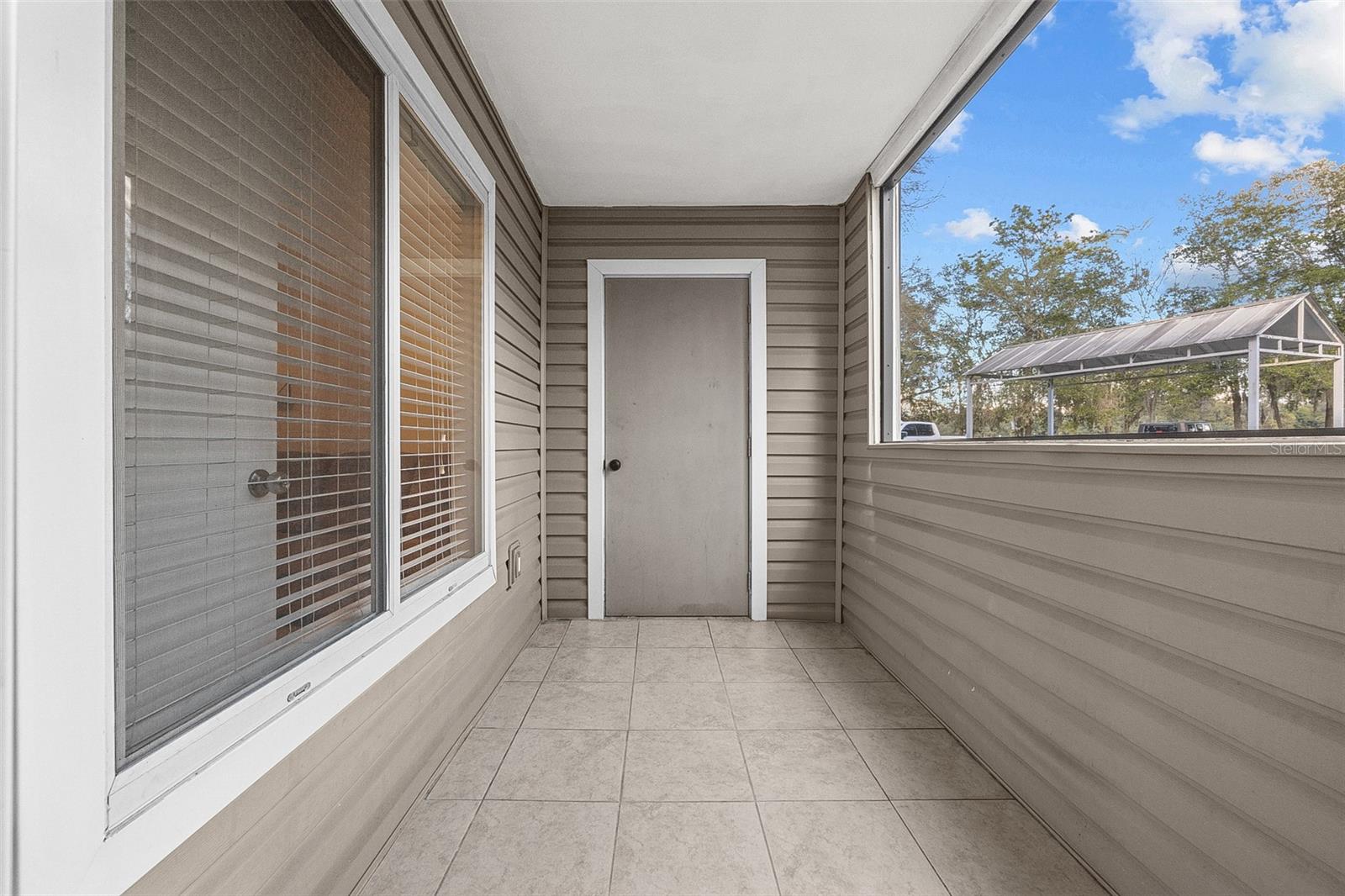 COUNTRYSIDE UNIVERSITY - Residential