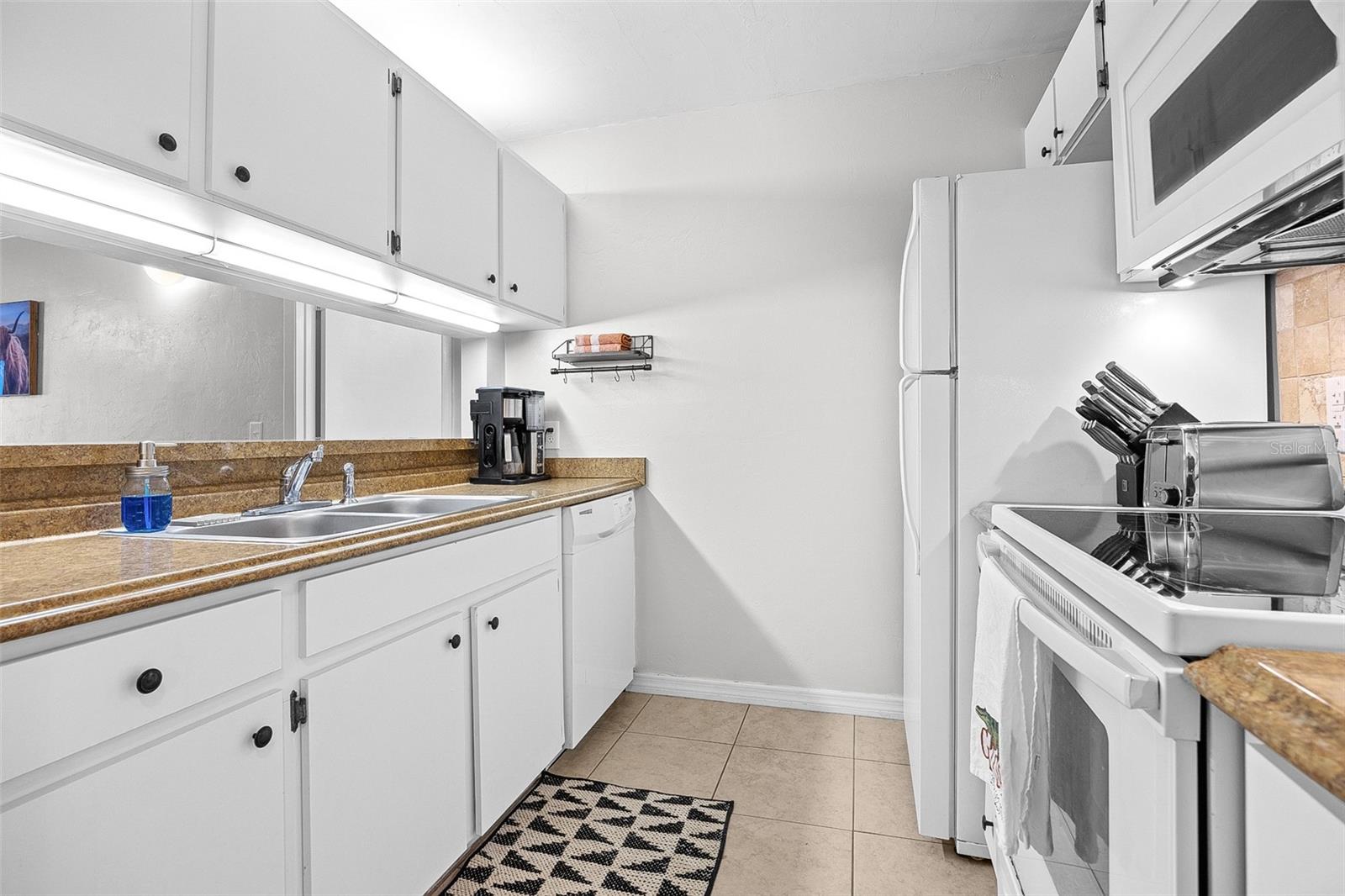 COUNTRYSIDE UNIVERSITY - Residential