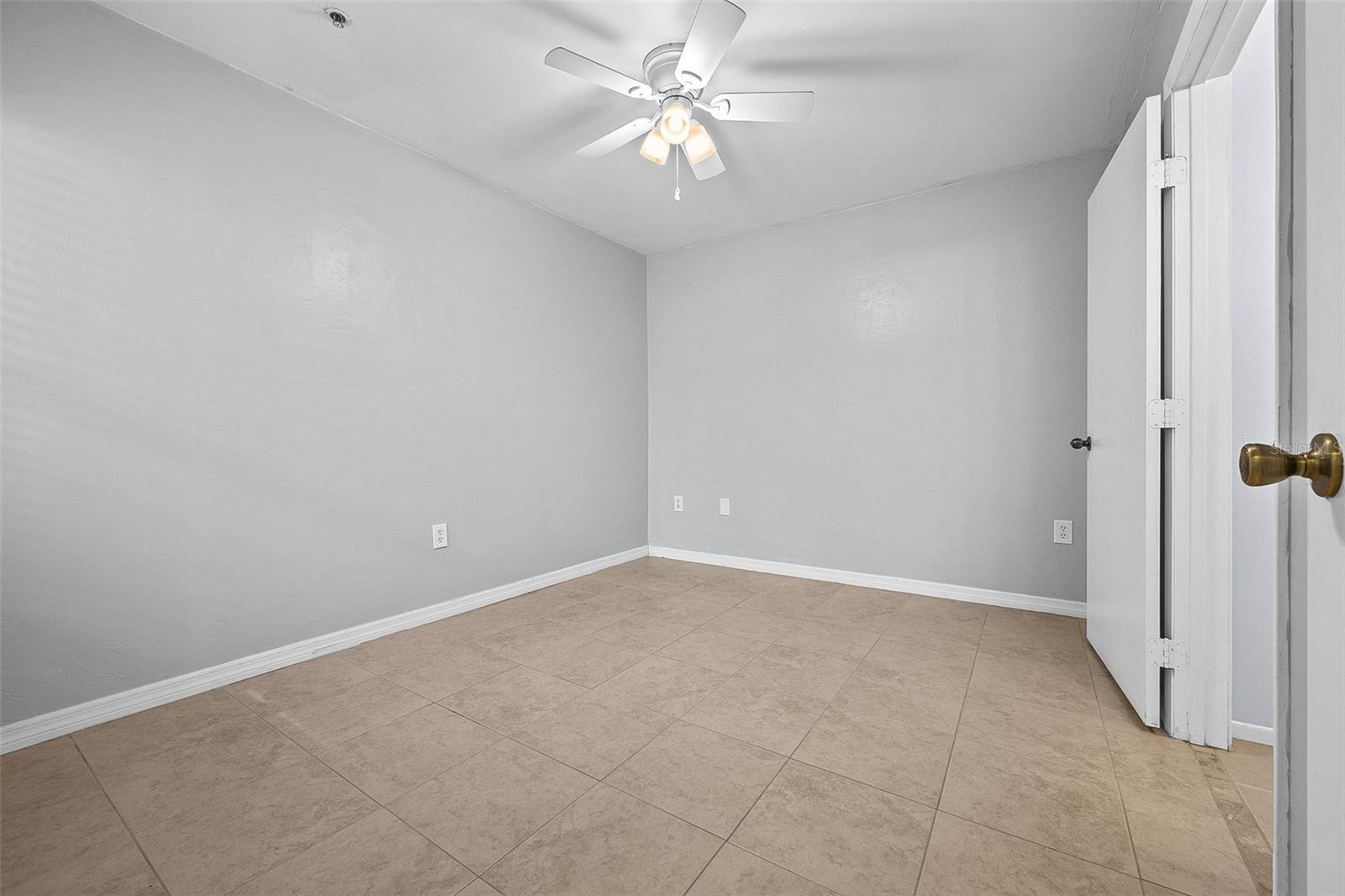 COUNTRYSIDE UNIVERSITY - Residential