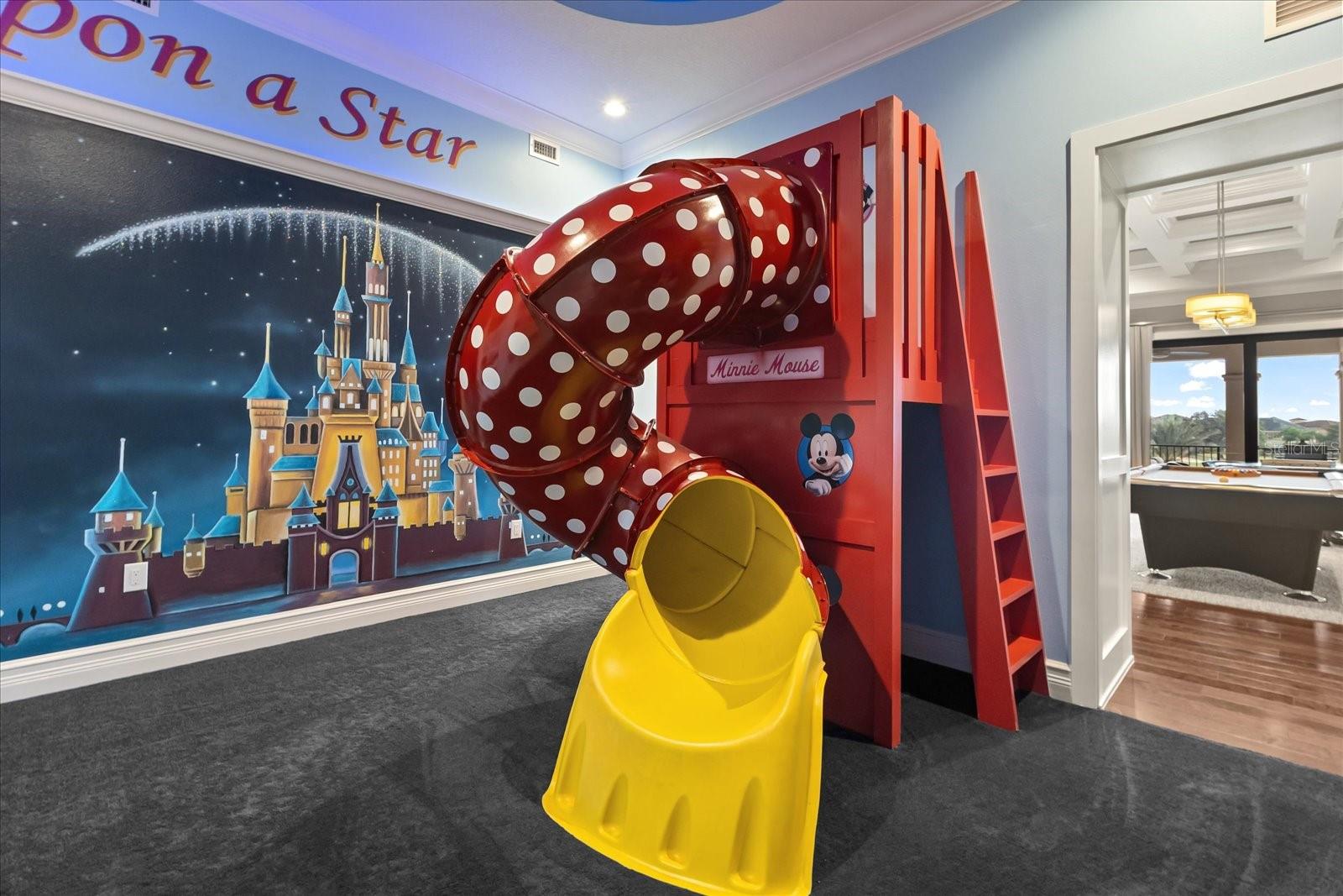 REUNION WEST VLGS NORTH - Residential