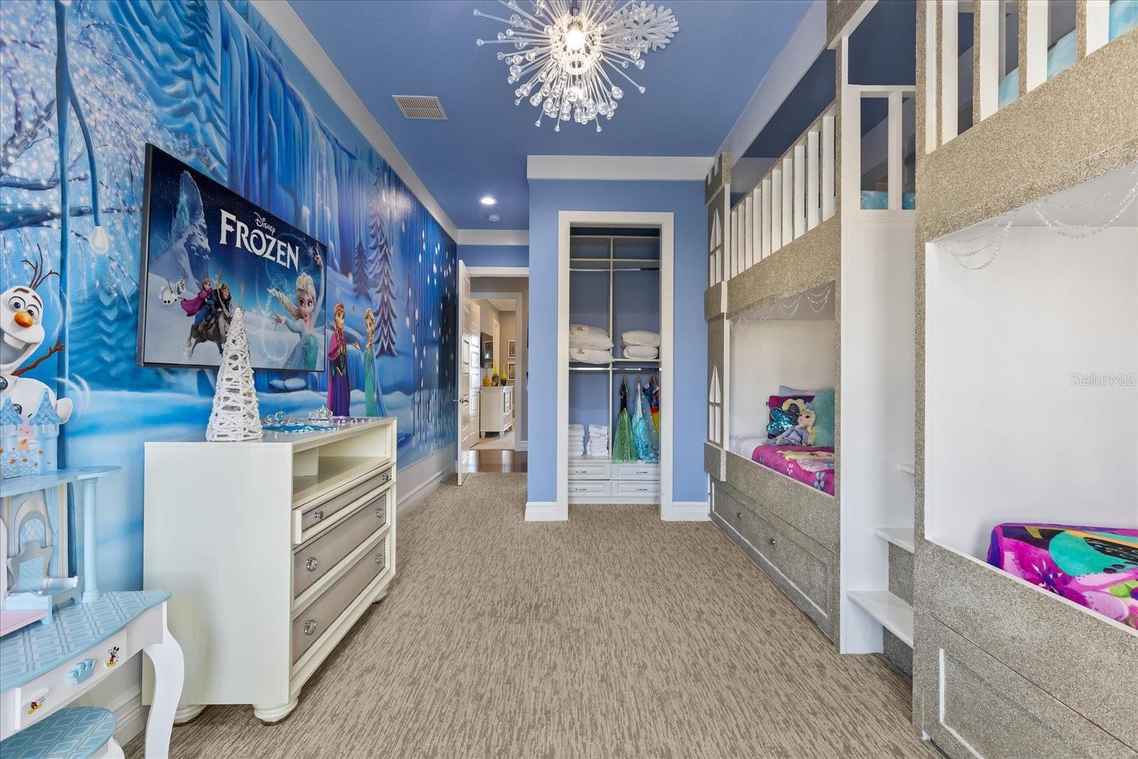 REUNION WEST VLGS NORTH - Residential