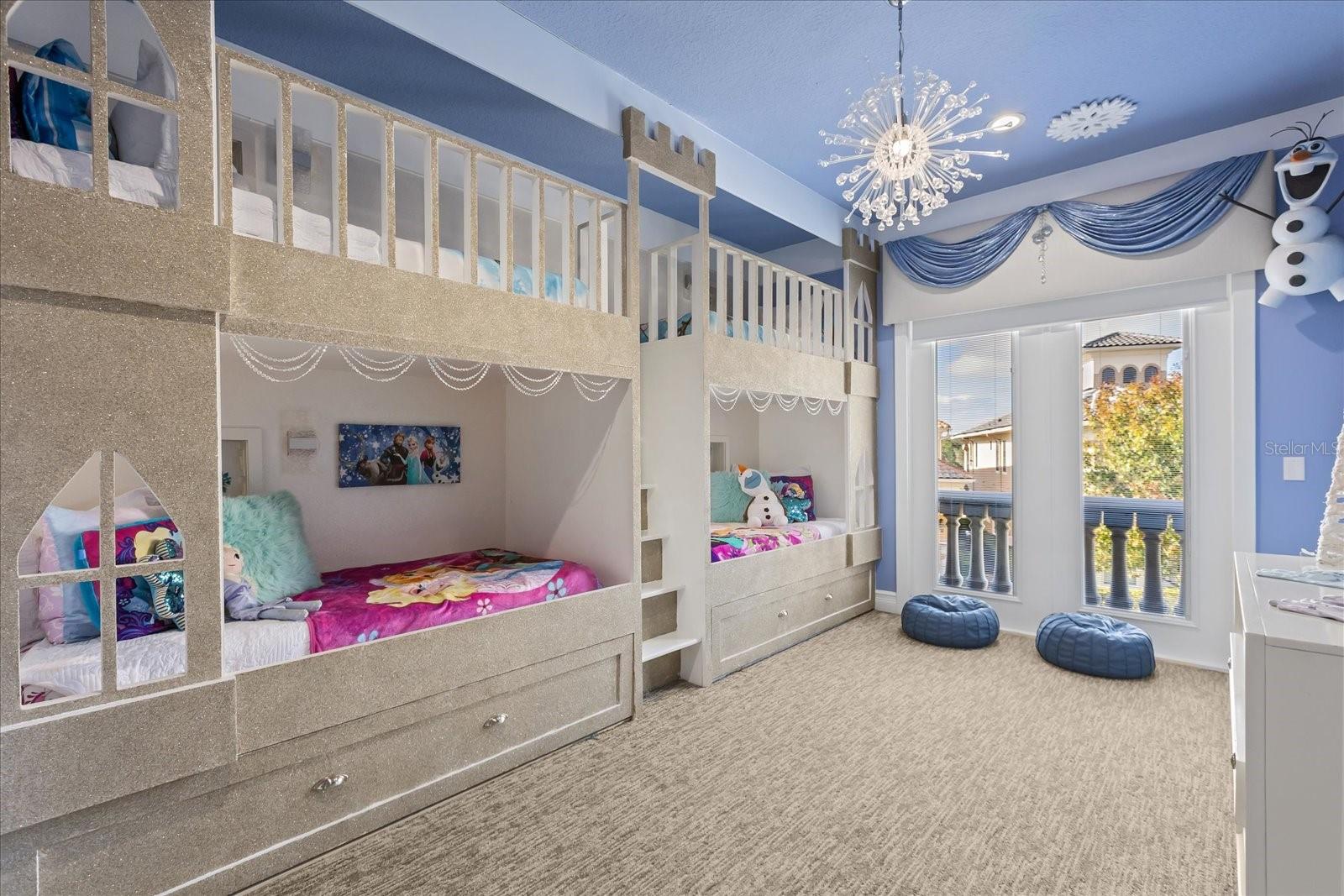 REUNION WEST VLGS NORTH - Residential