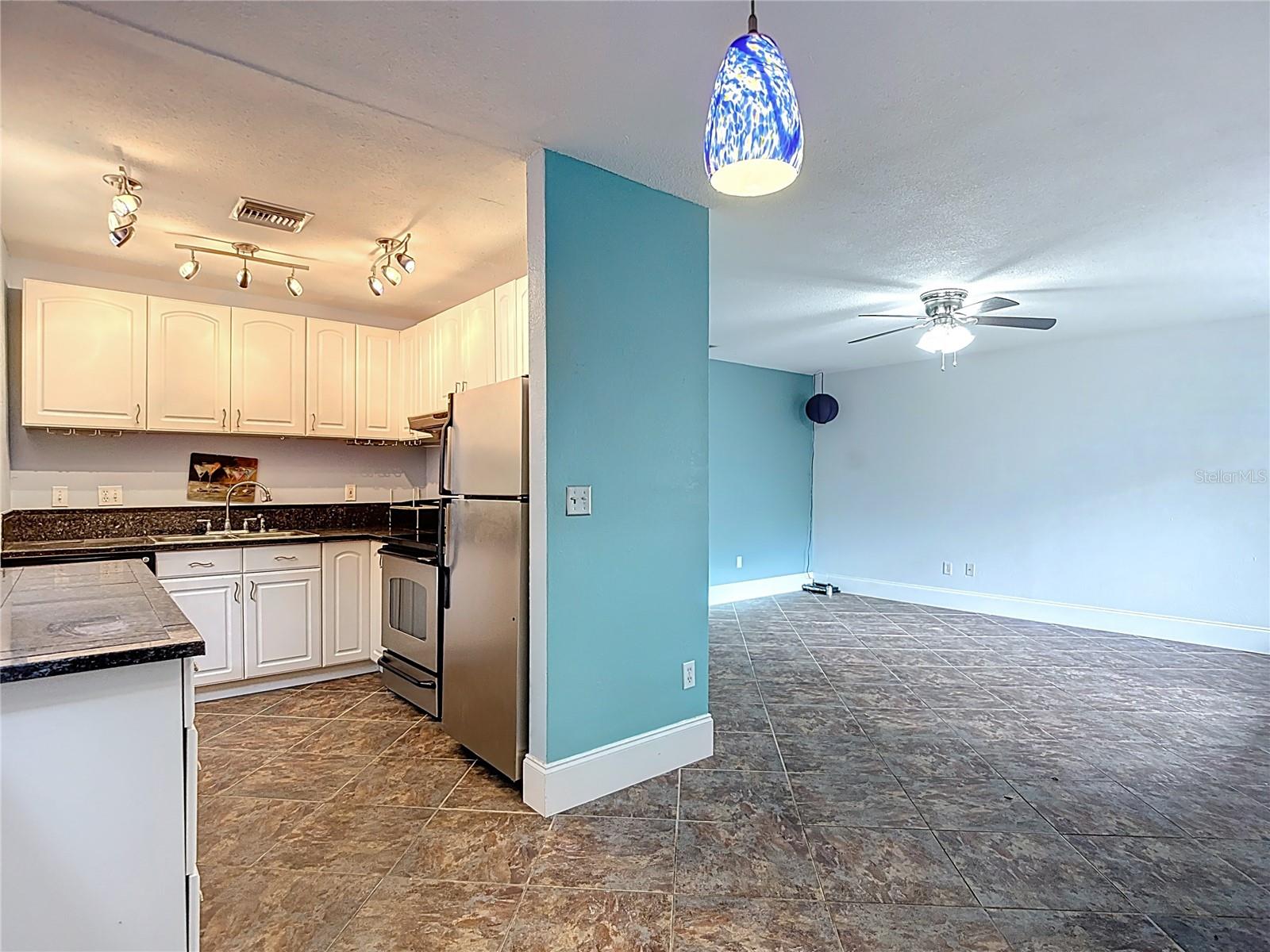 RAINTREE VILLAGE CONDO N - Residential