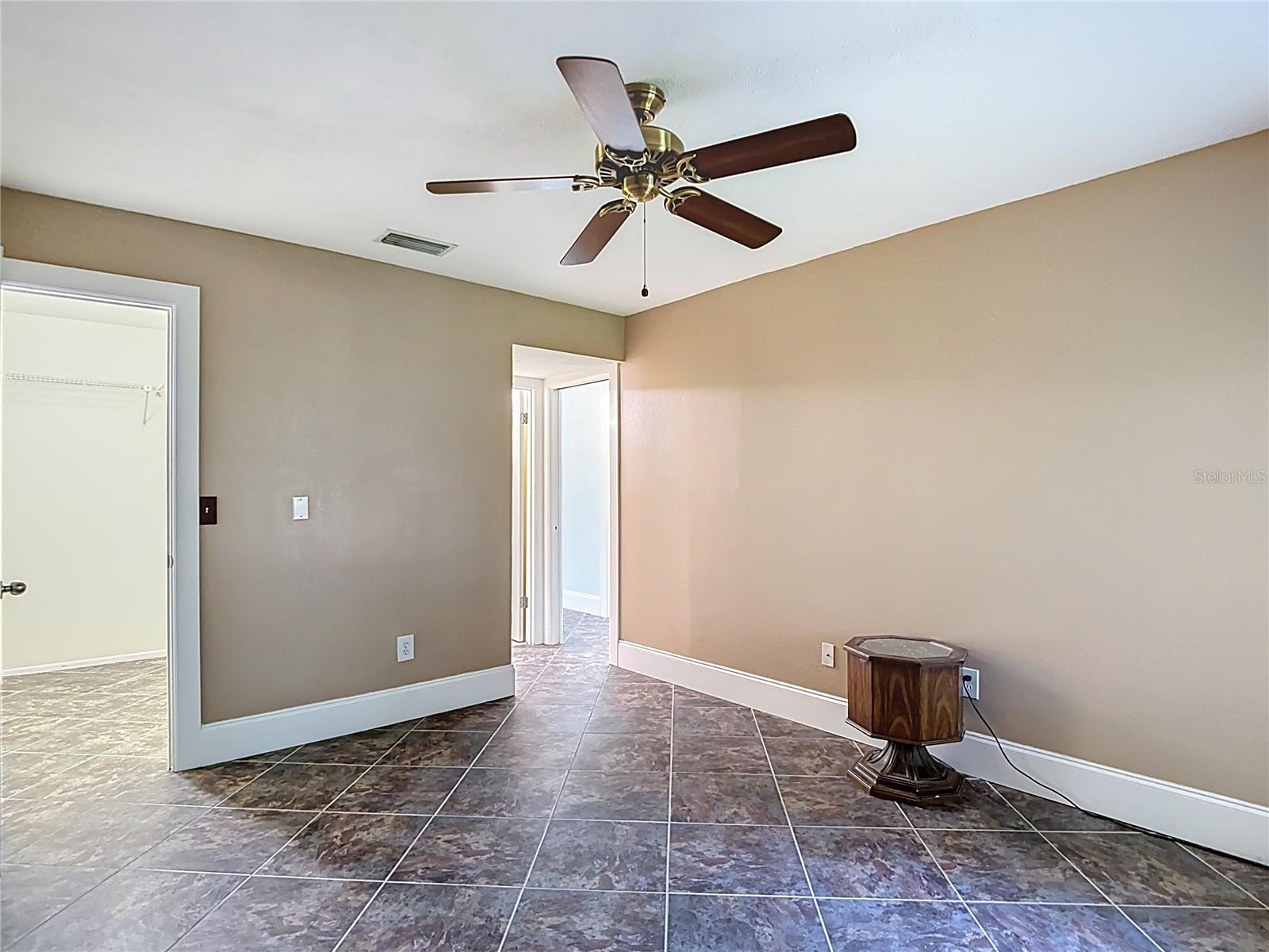 RAINTREE VILLAGE CONDO N - Residential