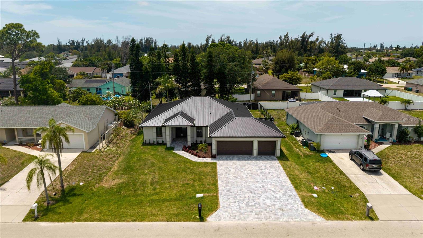 CAPE CORAL - Residential