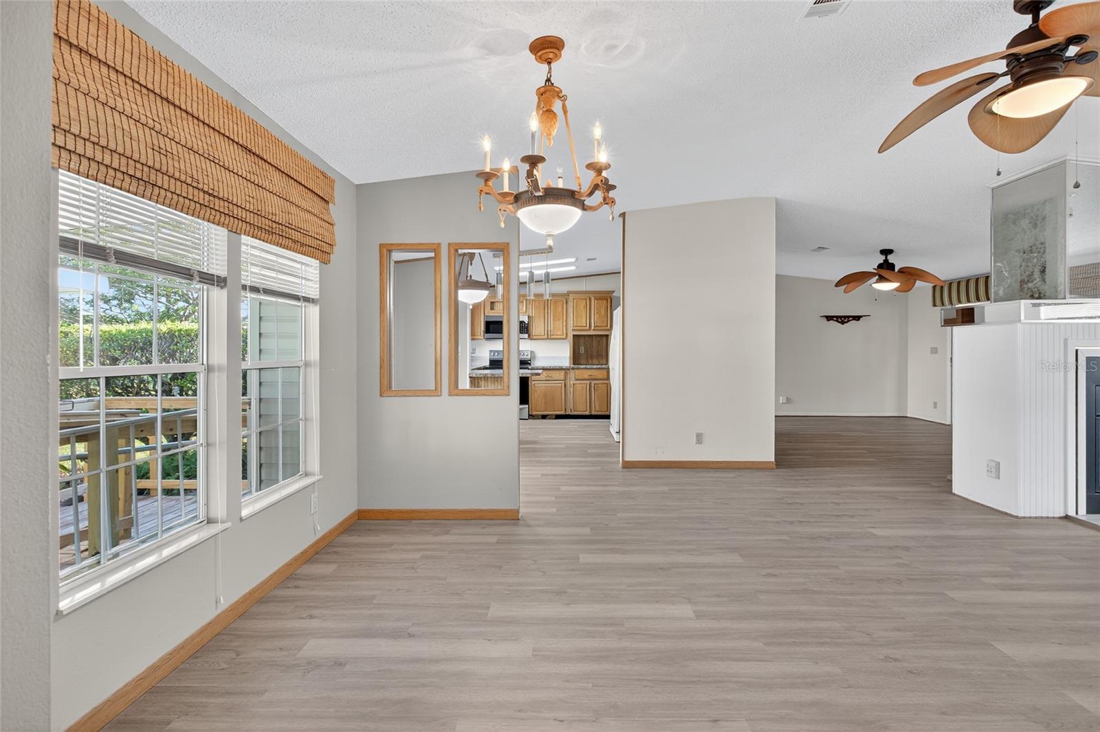 2703 LAKE GRASSMERE CIRCLE 905