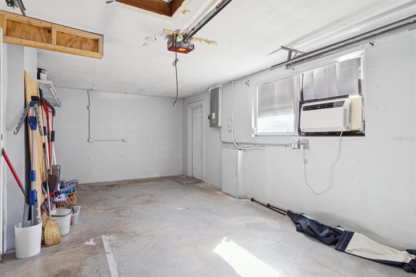 JASMINE LAKES - Residential