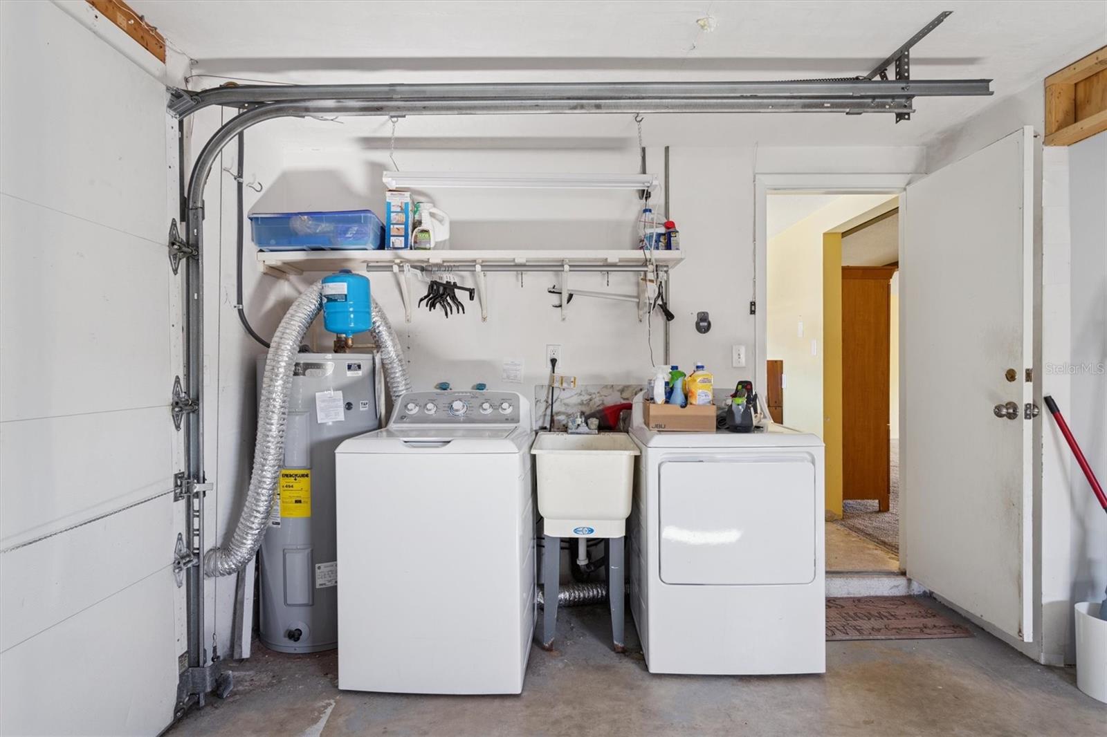 JASMINE LAKES - Residential