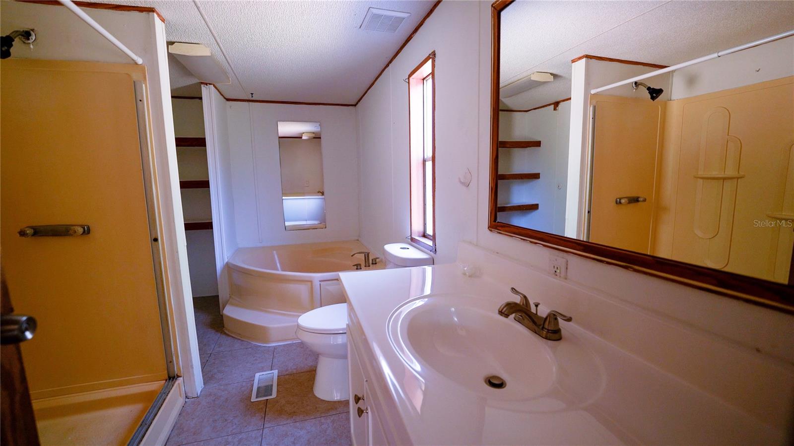 EAST ORLANDO UNREC - Residential Lease