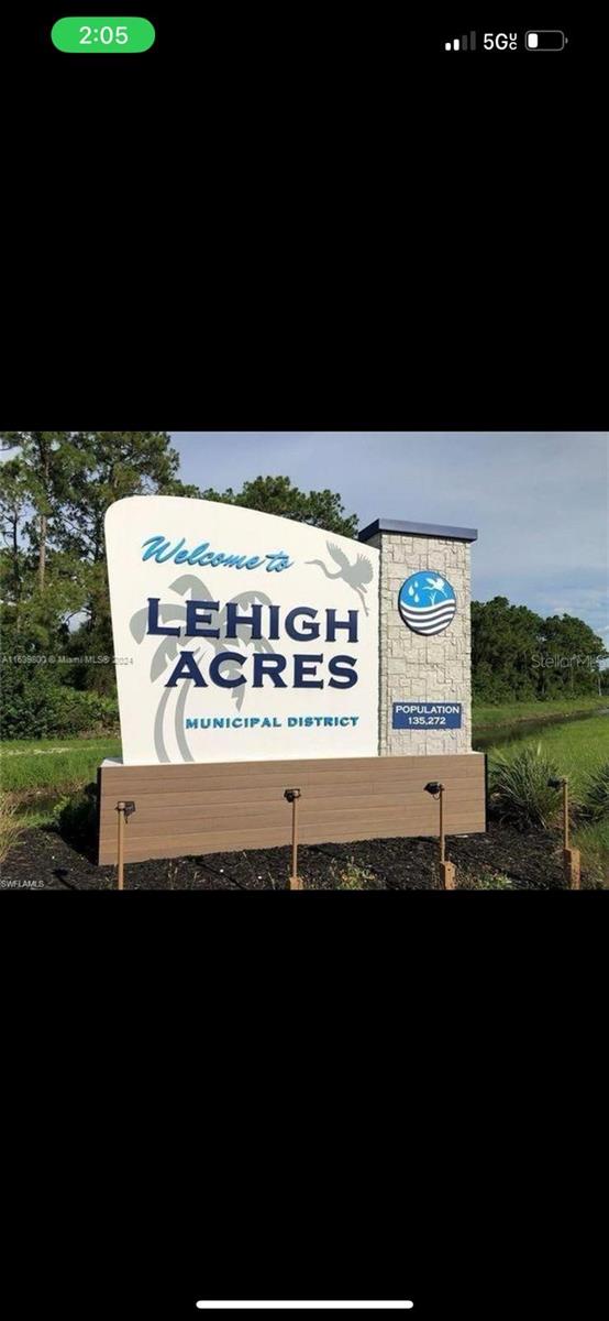 LEHIGH ACRES - Land
