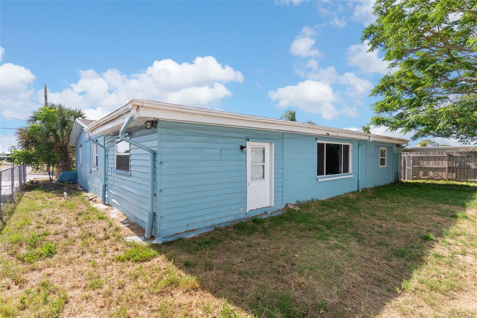 TAHITIAN HOMES - Residential