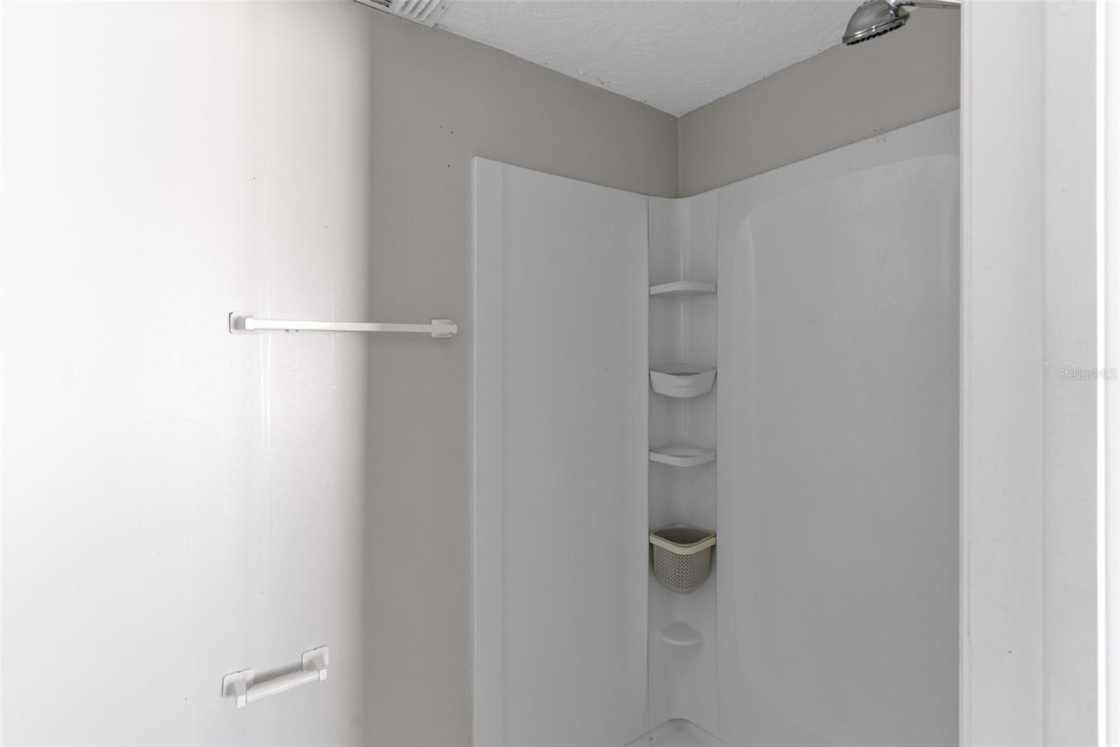 TAHITIAN HOMES - Residential