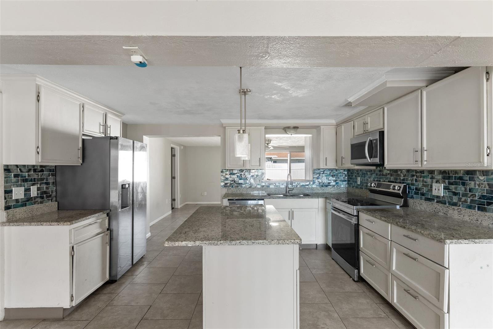 TAHITIAN HOMES - Residential