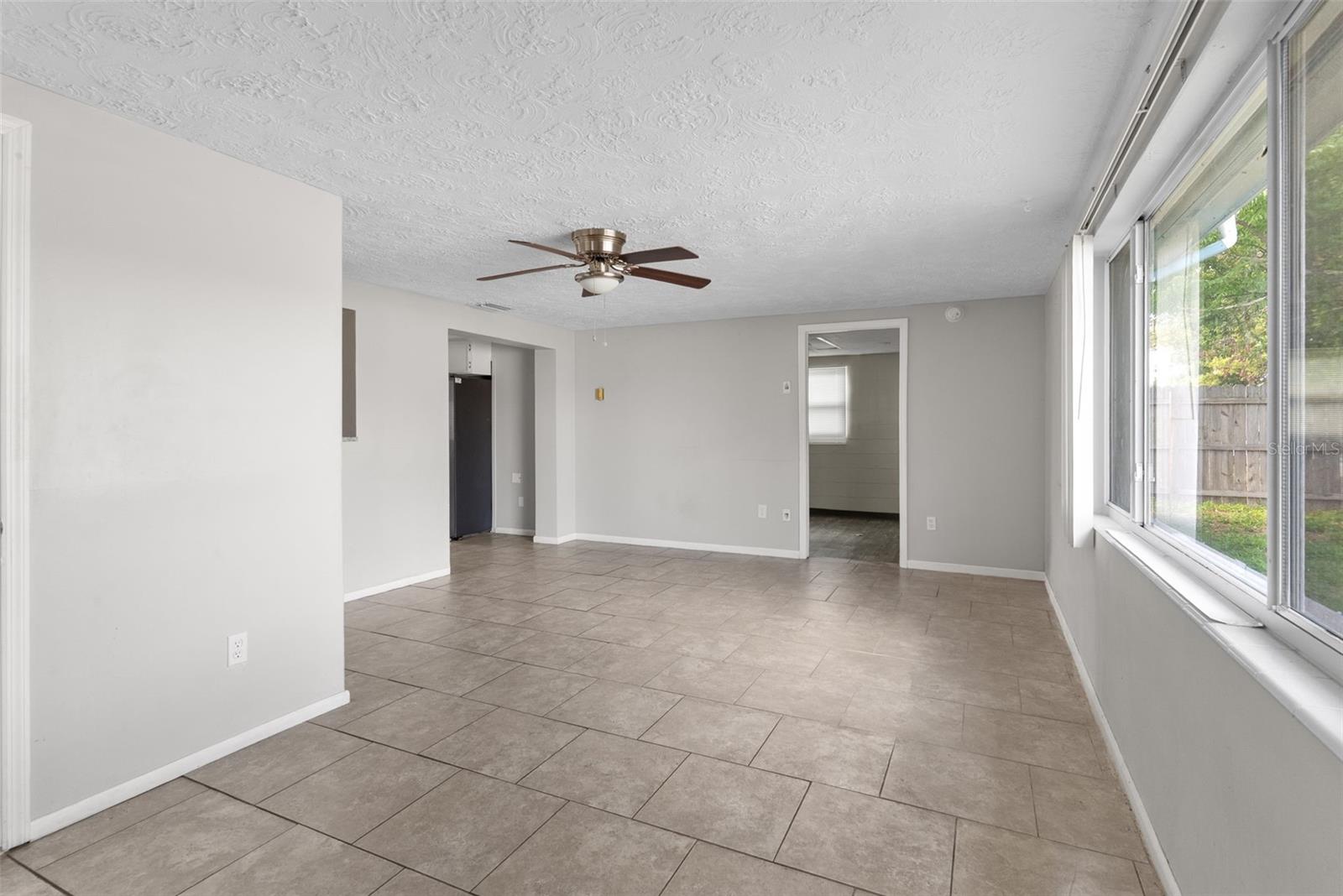 TAHITIAN HOMES - Residential