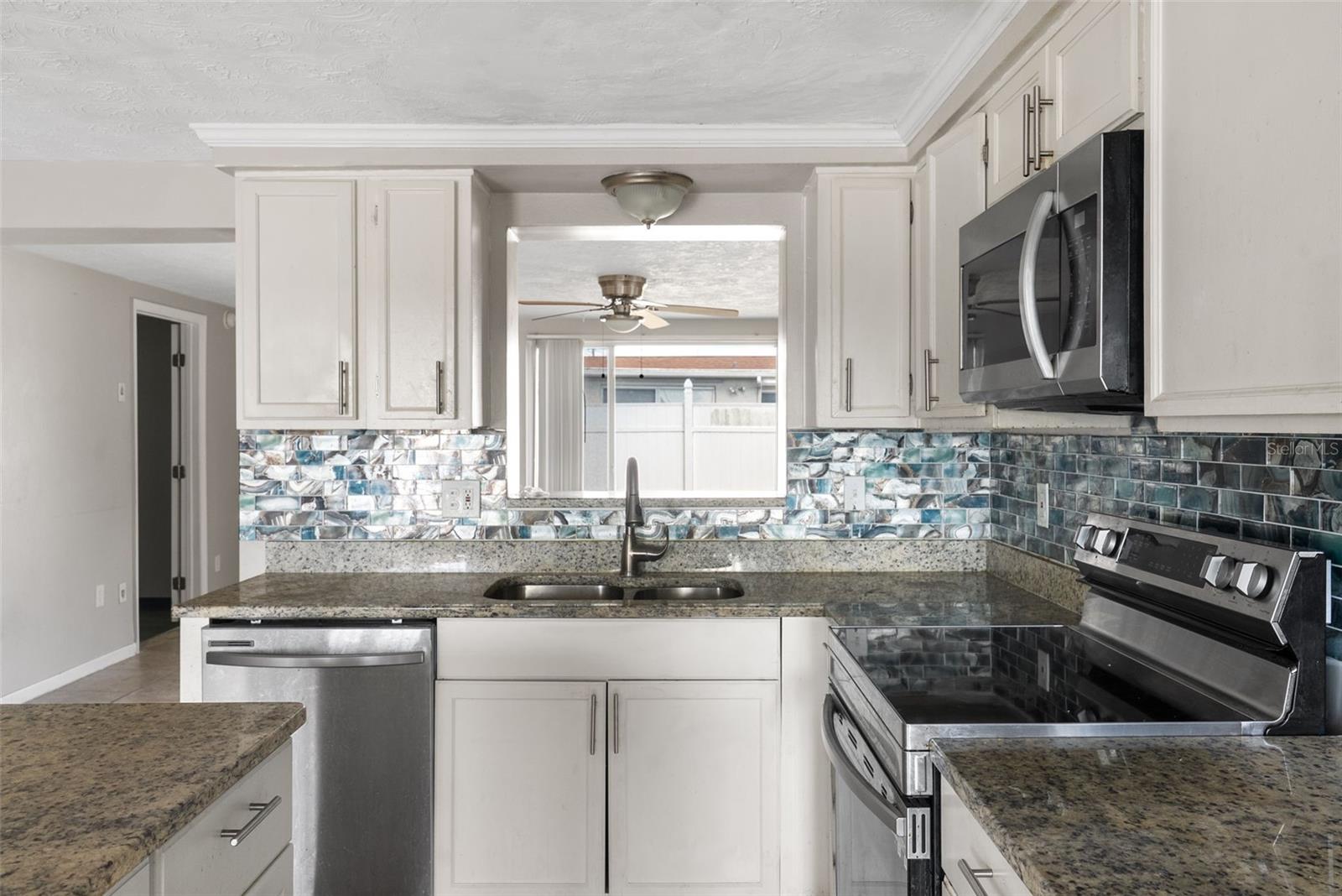 TAHITIAN HOMES - Residential