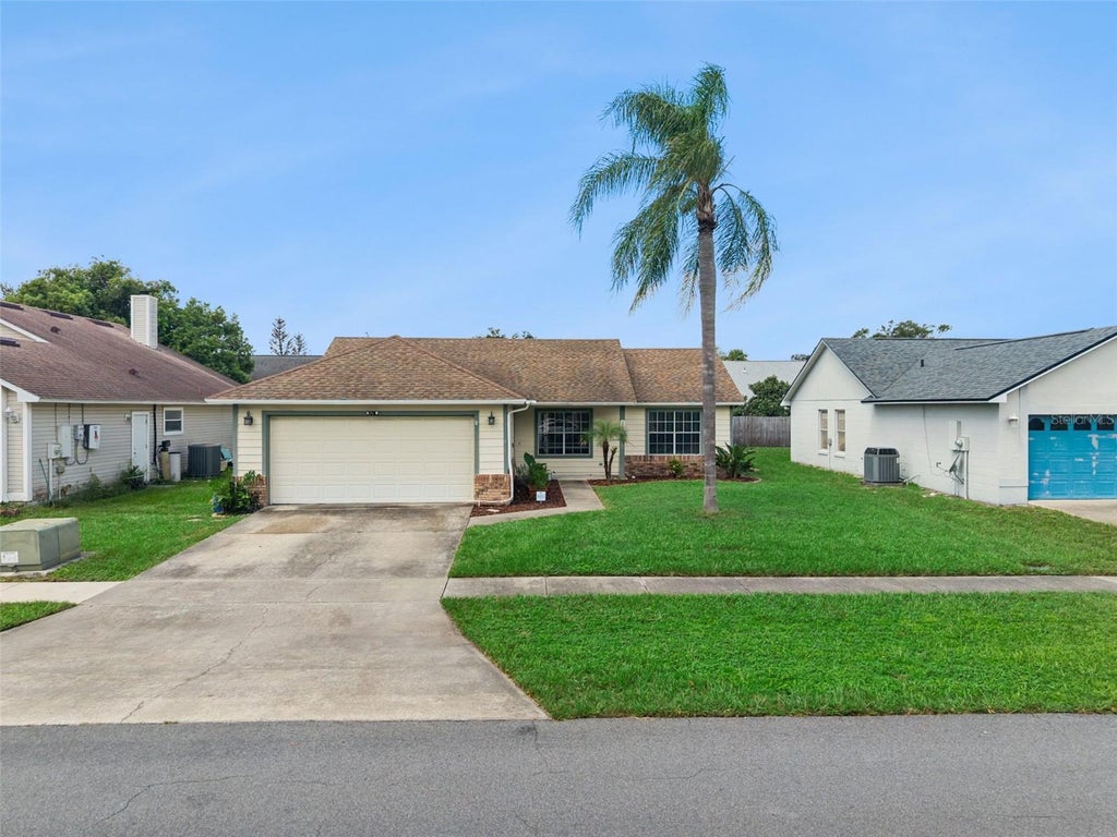 Photo of 204 S Bristol Circle, Sanford, FL 32773 (MLS # O6438098)