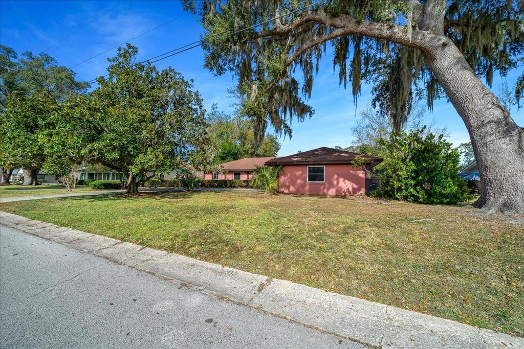 Photo of 2147 NE 7th Street, Ocala, FL 34470 (MLS # OM717398)