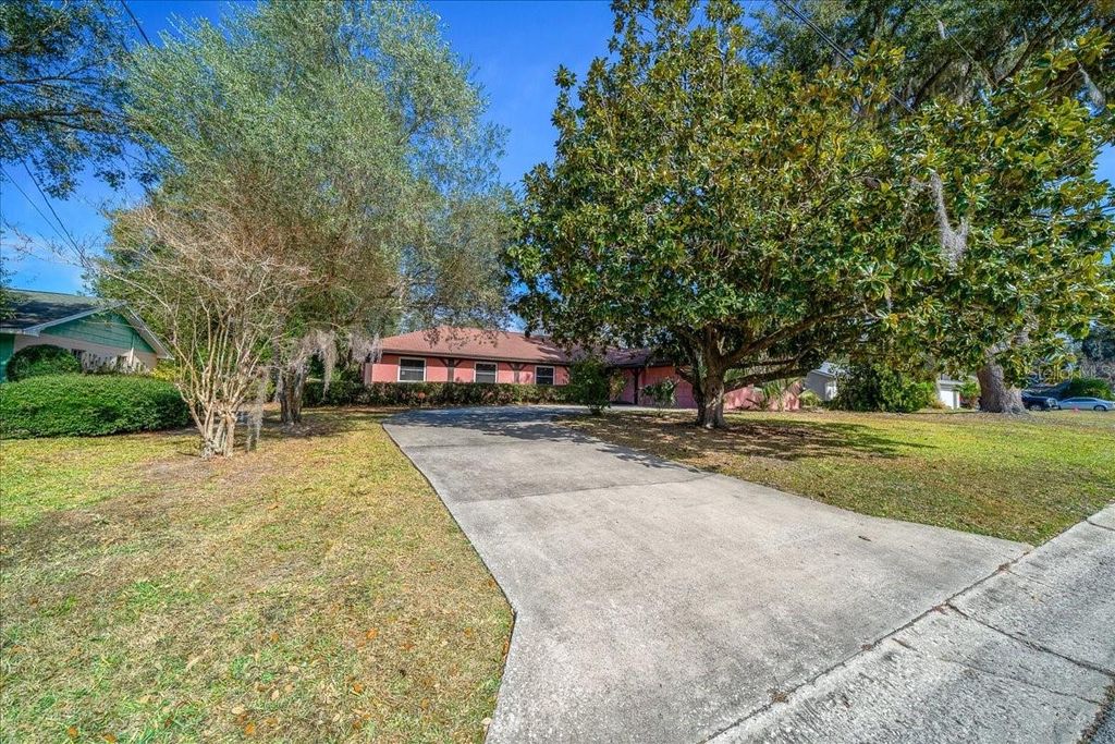 Photo of 2147 NE 7th Street, Ocala, FL 34470 (MLS # OM717398)