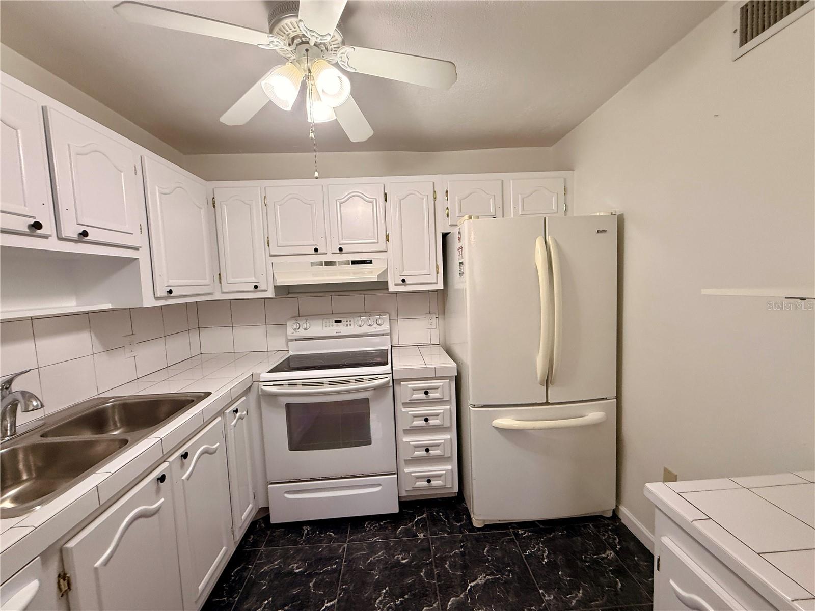 PARADISE POINTE WEST GR 05 - Residential