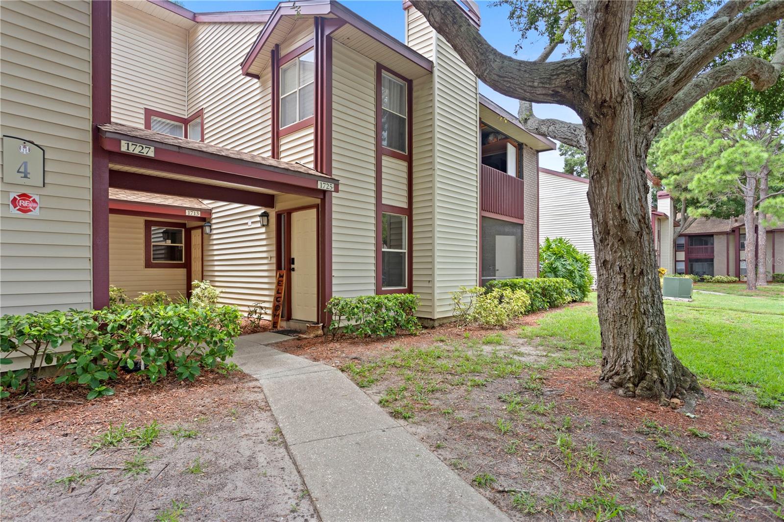 View PALM HARBOR, FL 34683 condo