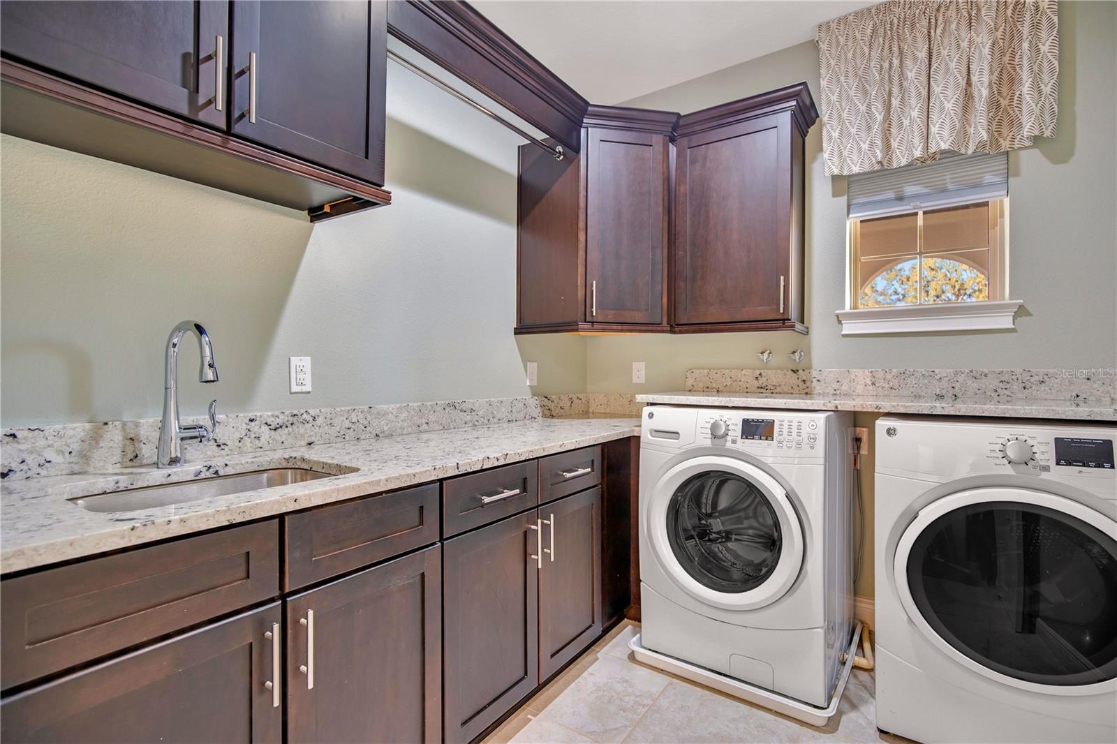 CANOPY OAKS PH 1 - Residential