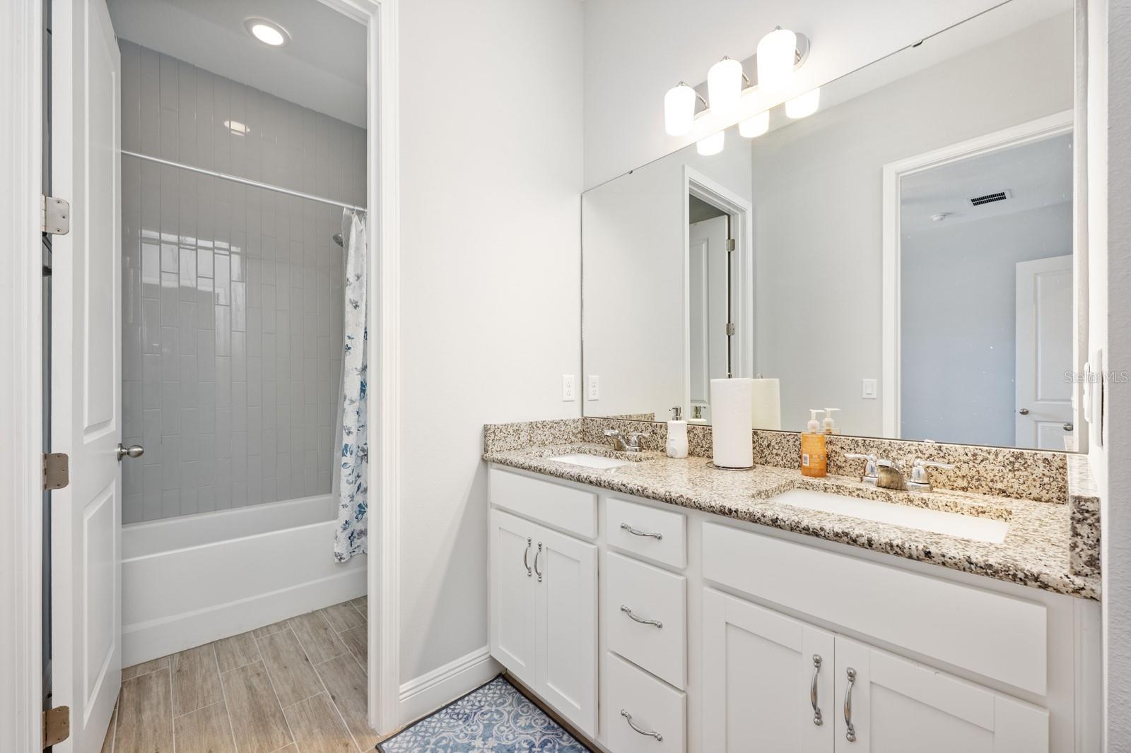 LAKESIDE AT HAMLIN - Residential