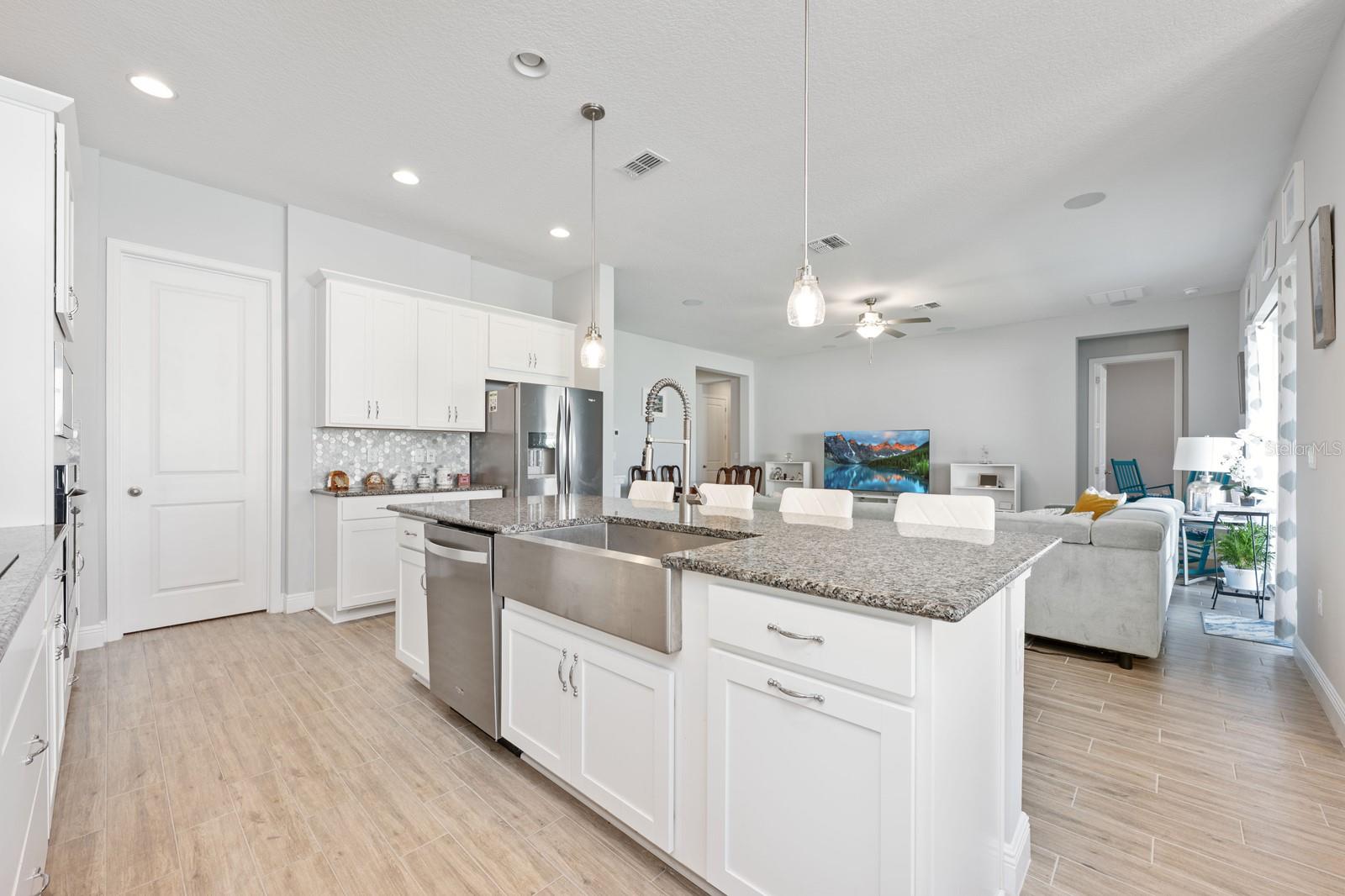 LAKESIDE AT HAMLIN - Residential