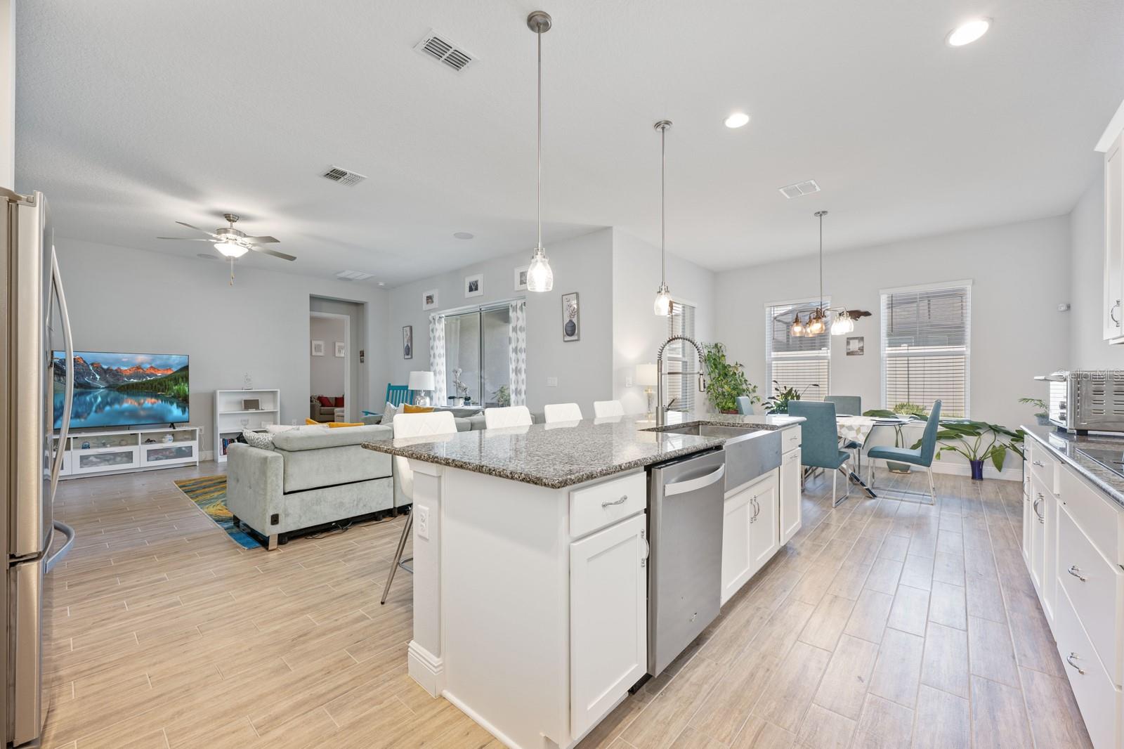 LAKESIDE AT HAMLIN - Residential